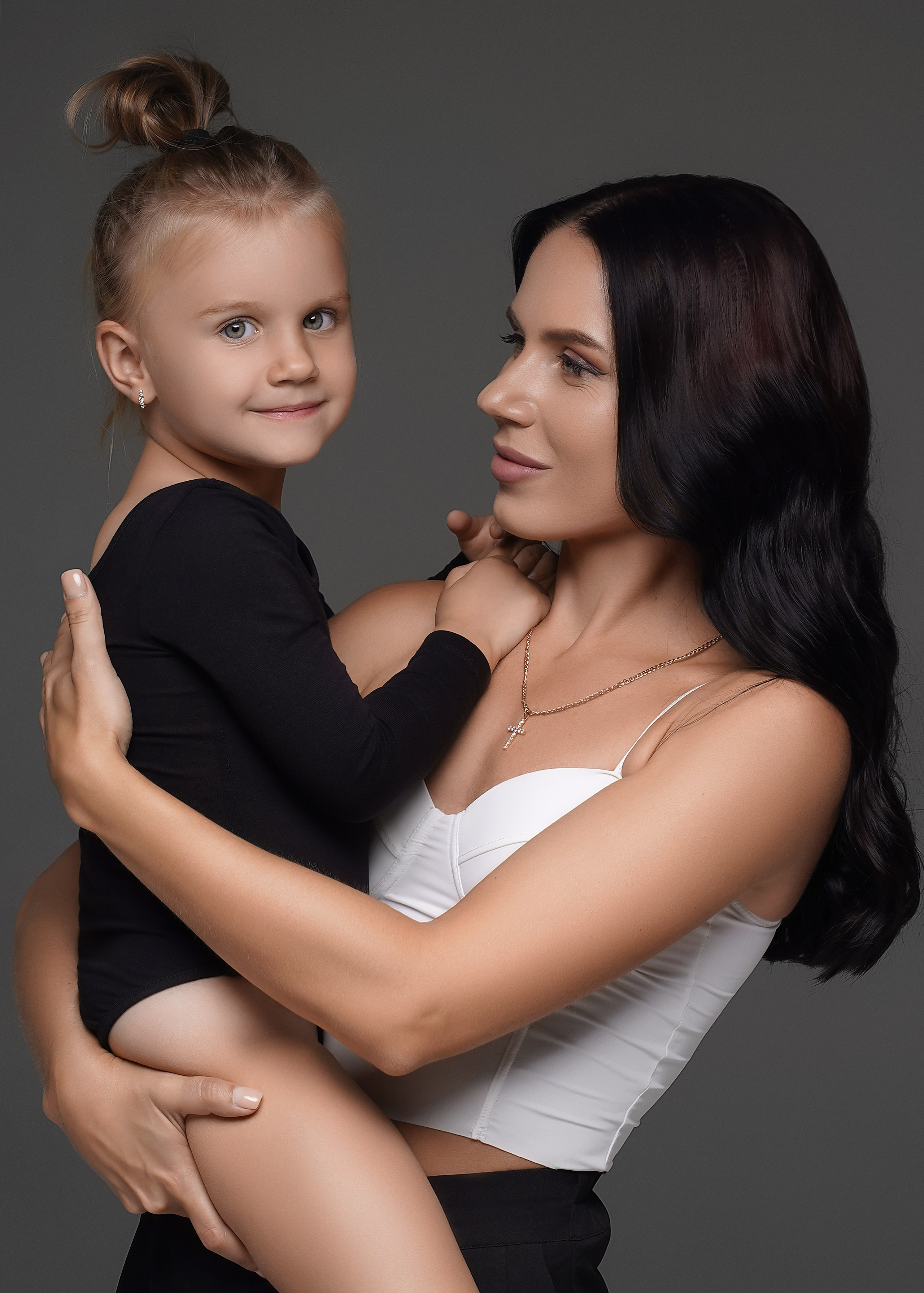 Алина и Ева. Главная