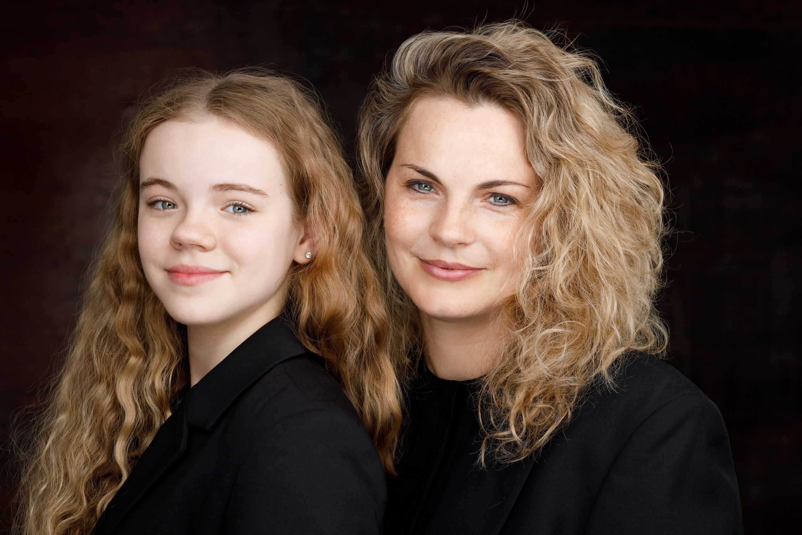 A portrait session for a family. Headshot & portrait photographer Alexei Shendrick