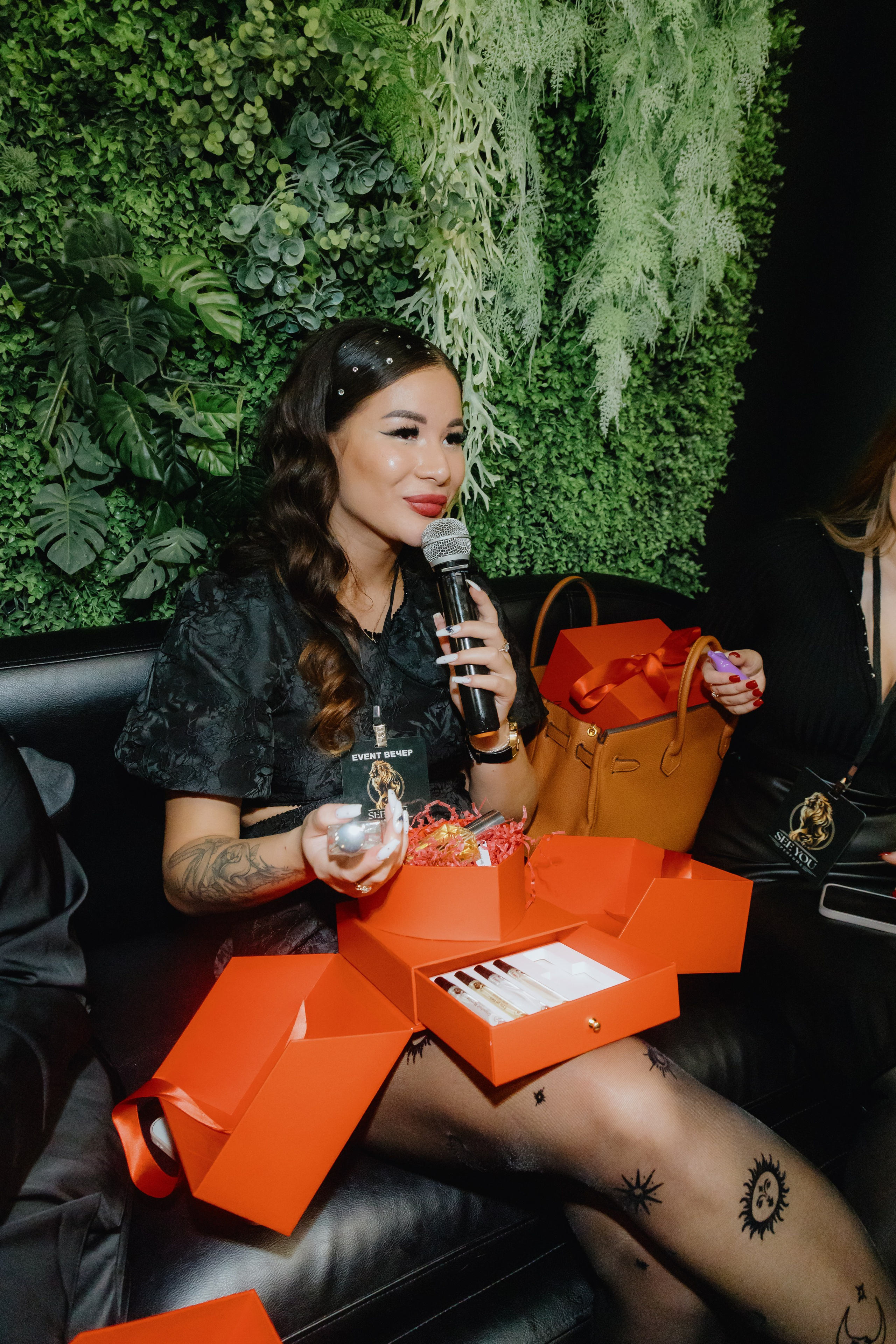 See `You Perfume. Фотограф в Москве и Санкт-Петербурге Дарина