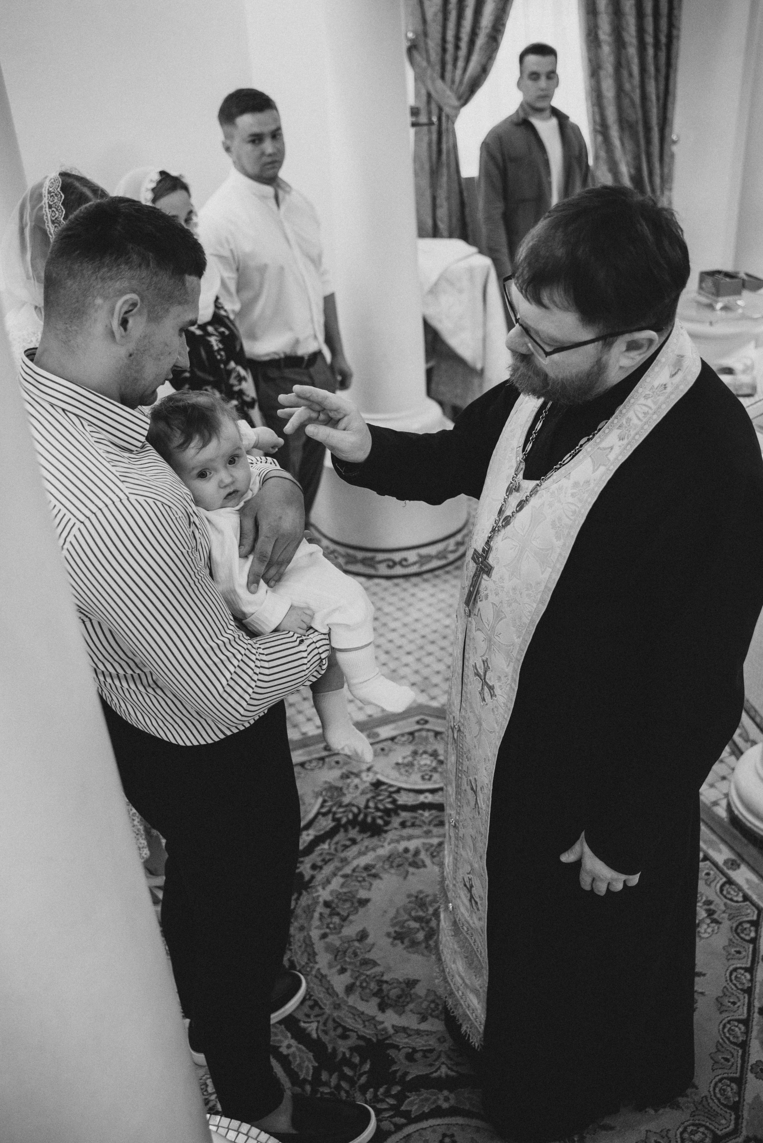 Крещение Варюши (Храм Святой Живоначальной Троицы). Семейный фотограф в Минске Дарья Дреко