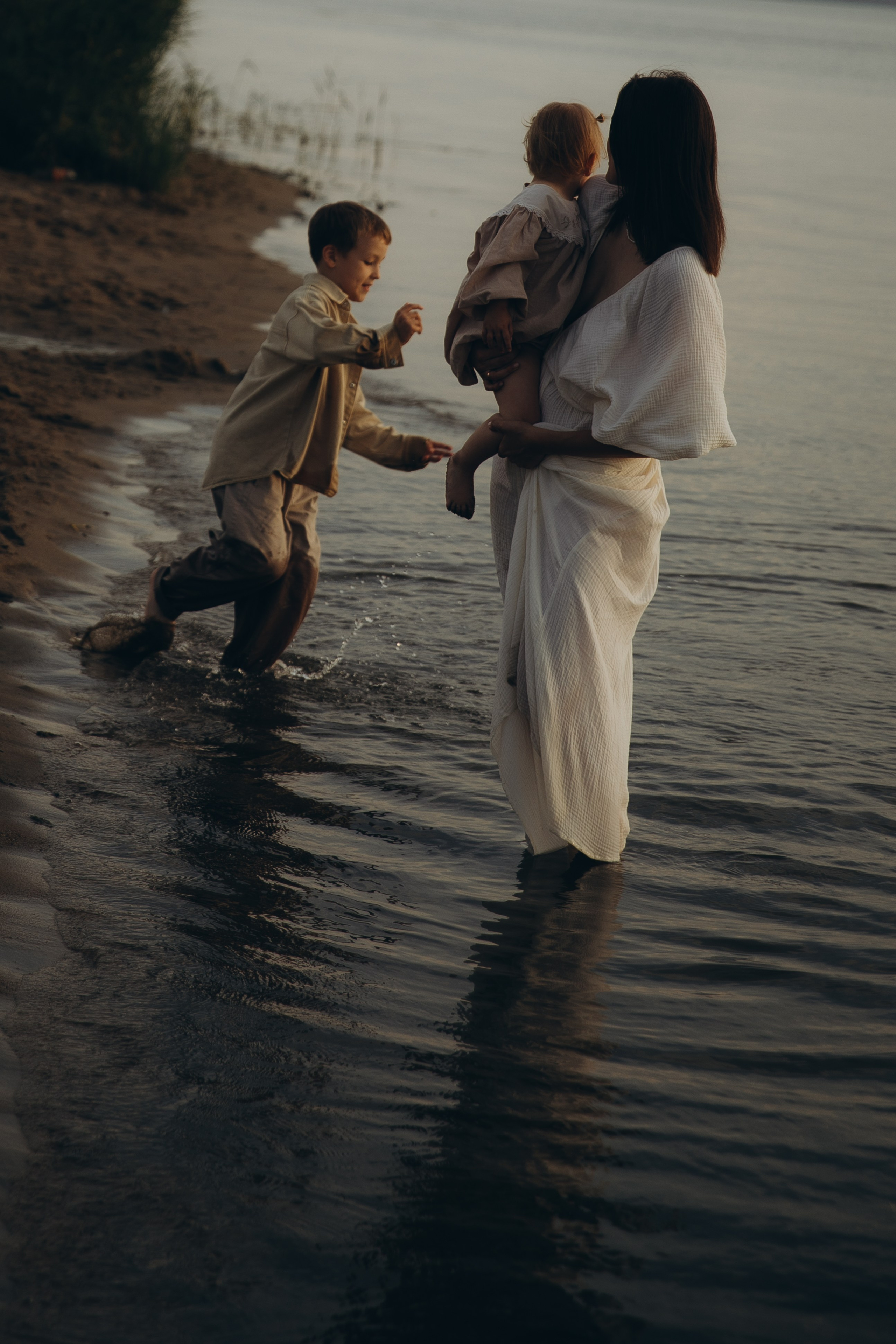 У озера. Фотограф  Челябинск Варвара Шарапова