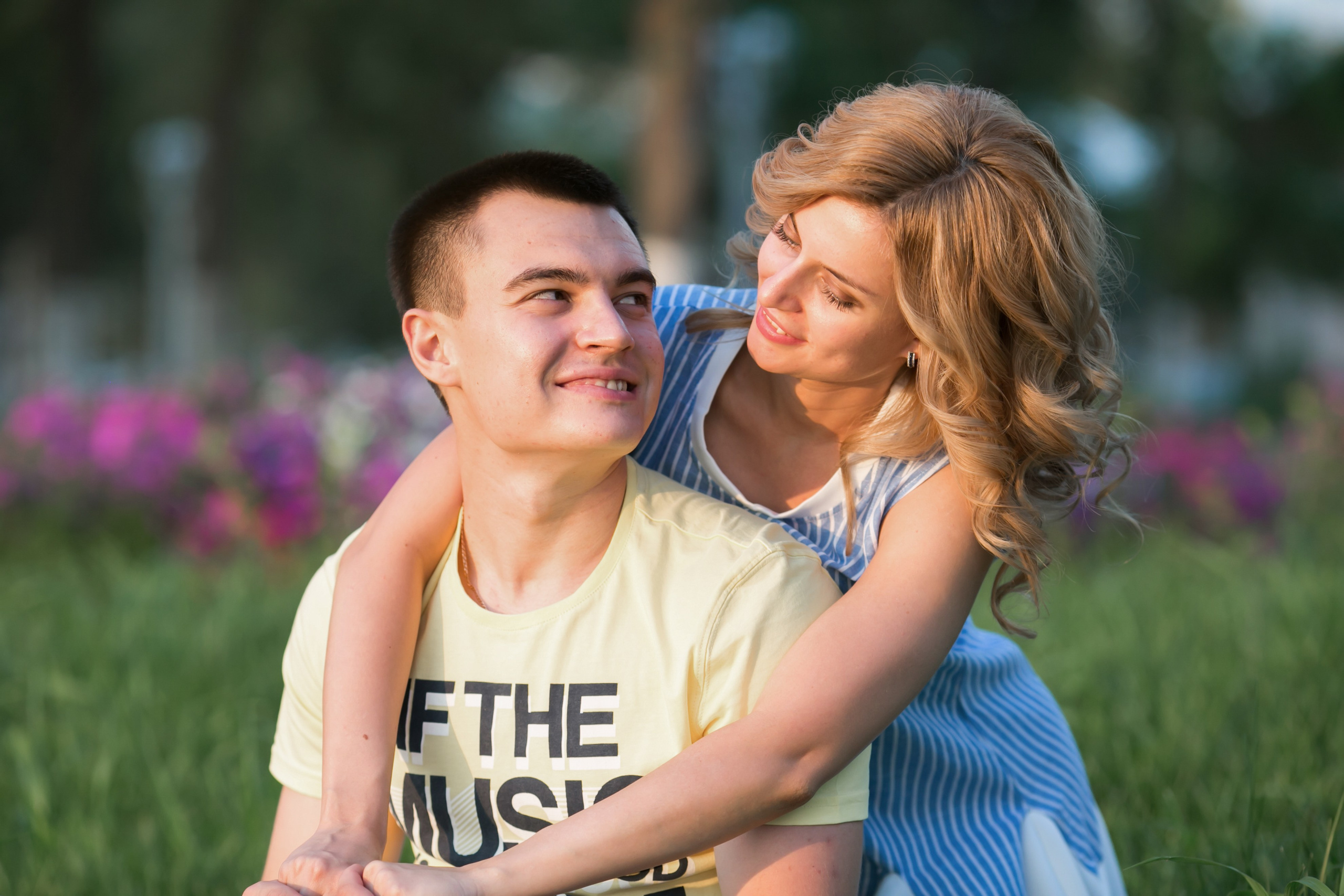 Love Story на набережной в Самаре. Свадебный фотограф, видеограф в Самаре, Самарской области. Видеосъемка
