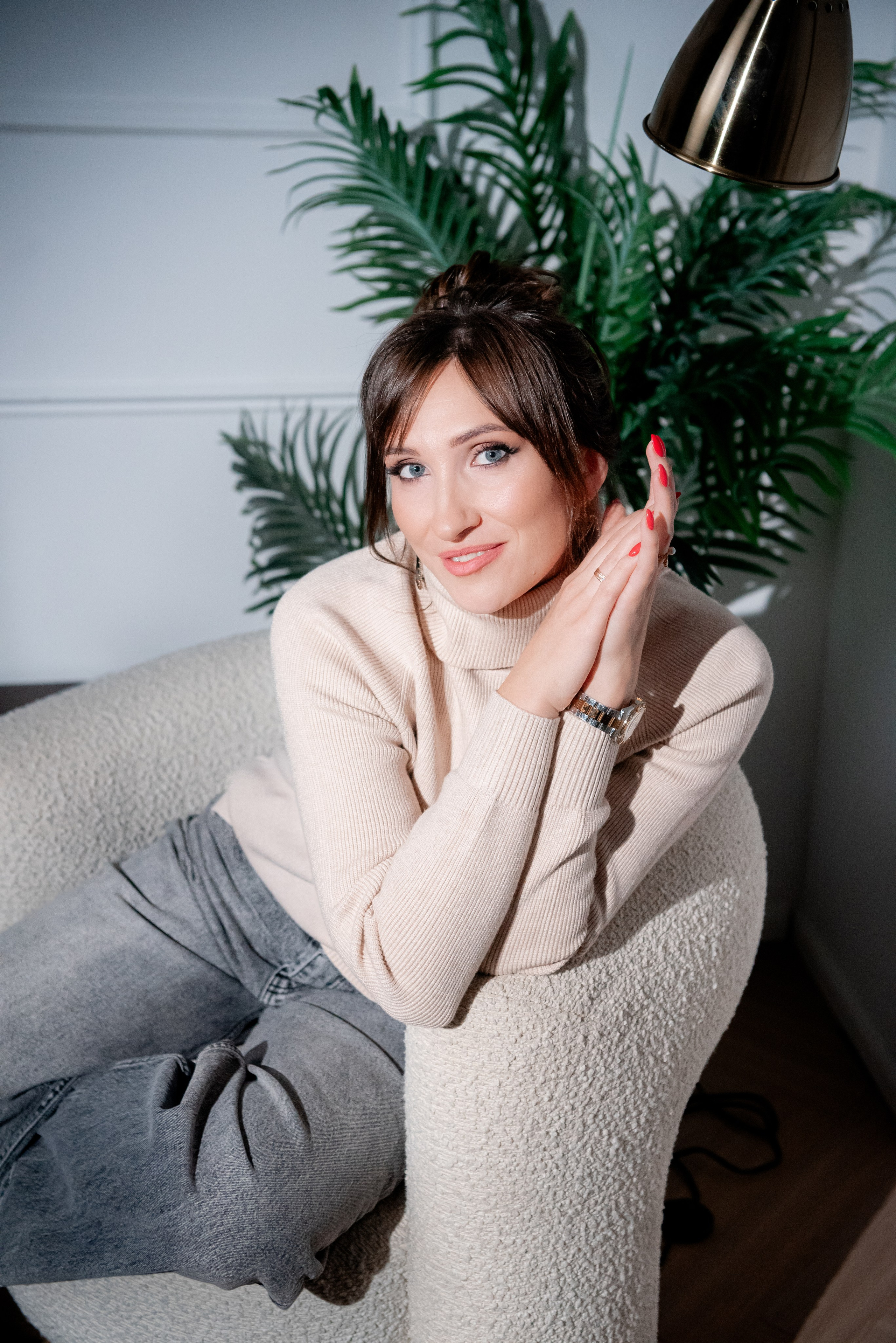 Индивидуальная фотосессия для девушки в студии Волгоград. Фотограф в Волгограде и Волжском Александр Горбань