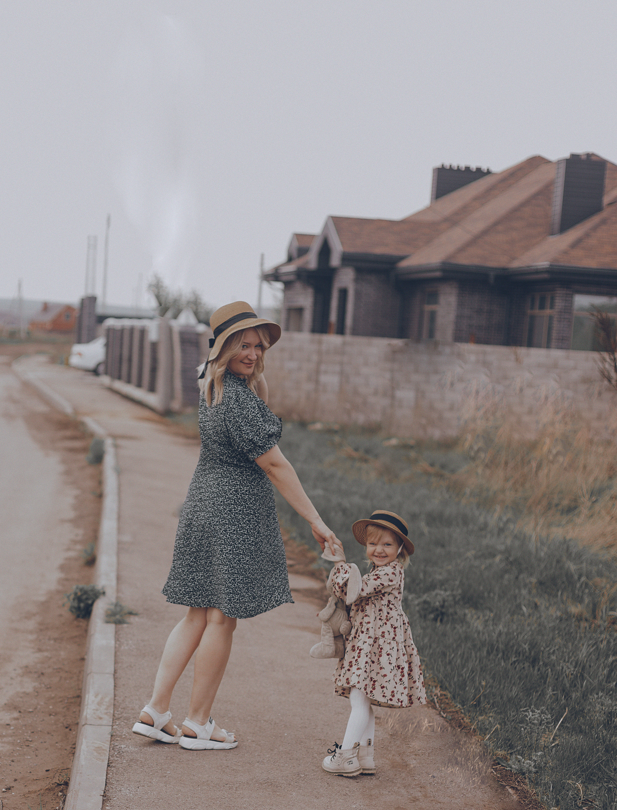 Валя и Тая. Фотограф в Самаре, Отрадном и Кинель-Черкассах Валентина Шевцова