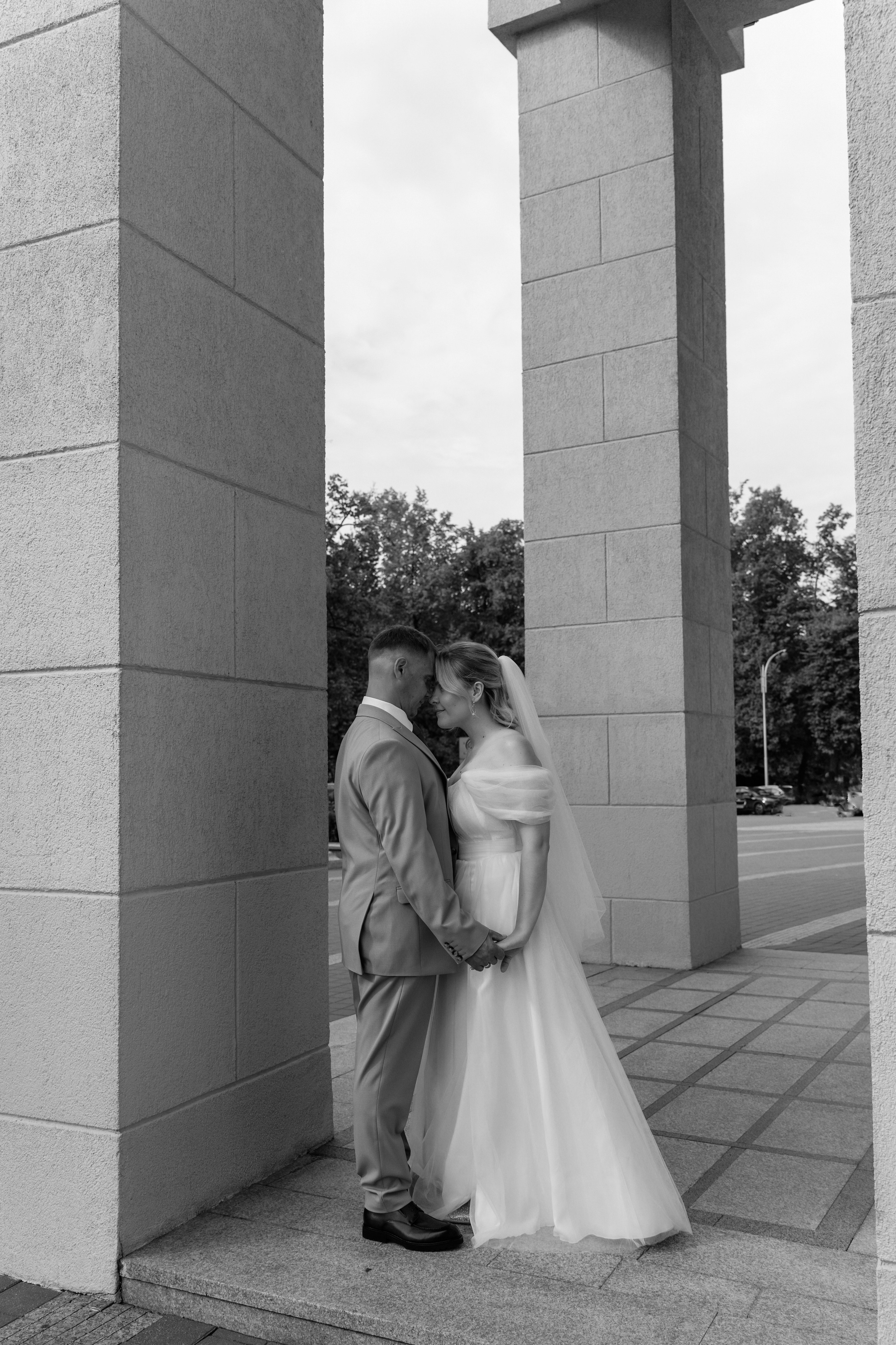 Фотосессия в театре: свадебные моменты. Ваш семейный фотограф в Минске — Вика Трегубова