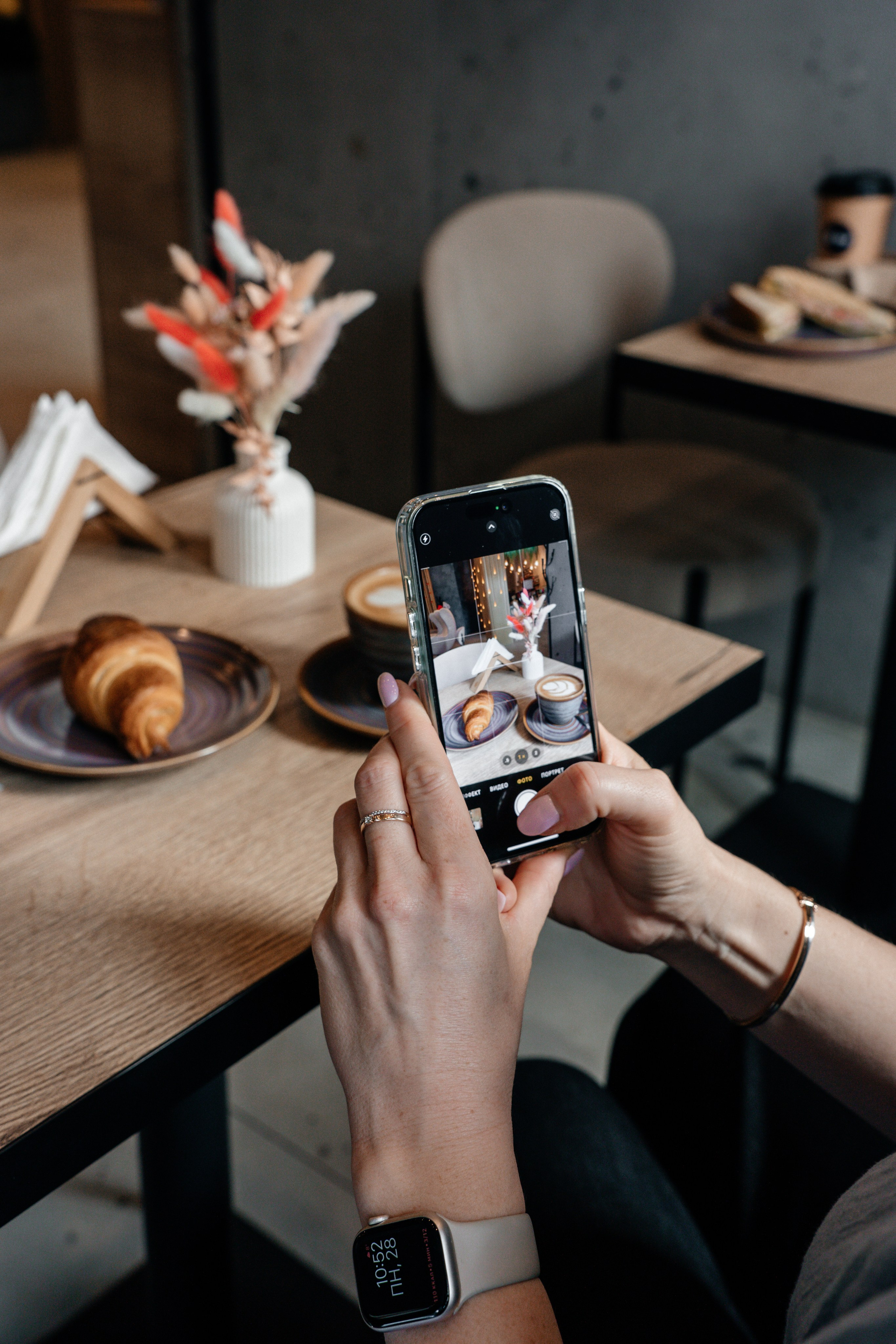 Контент- съёмка для кофейни «ЗАРЯД». Ваш семейный фотограф в Минске — Вика Трегубова