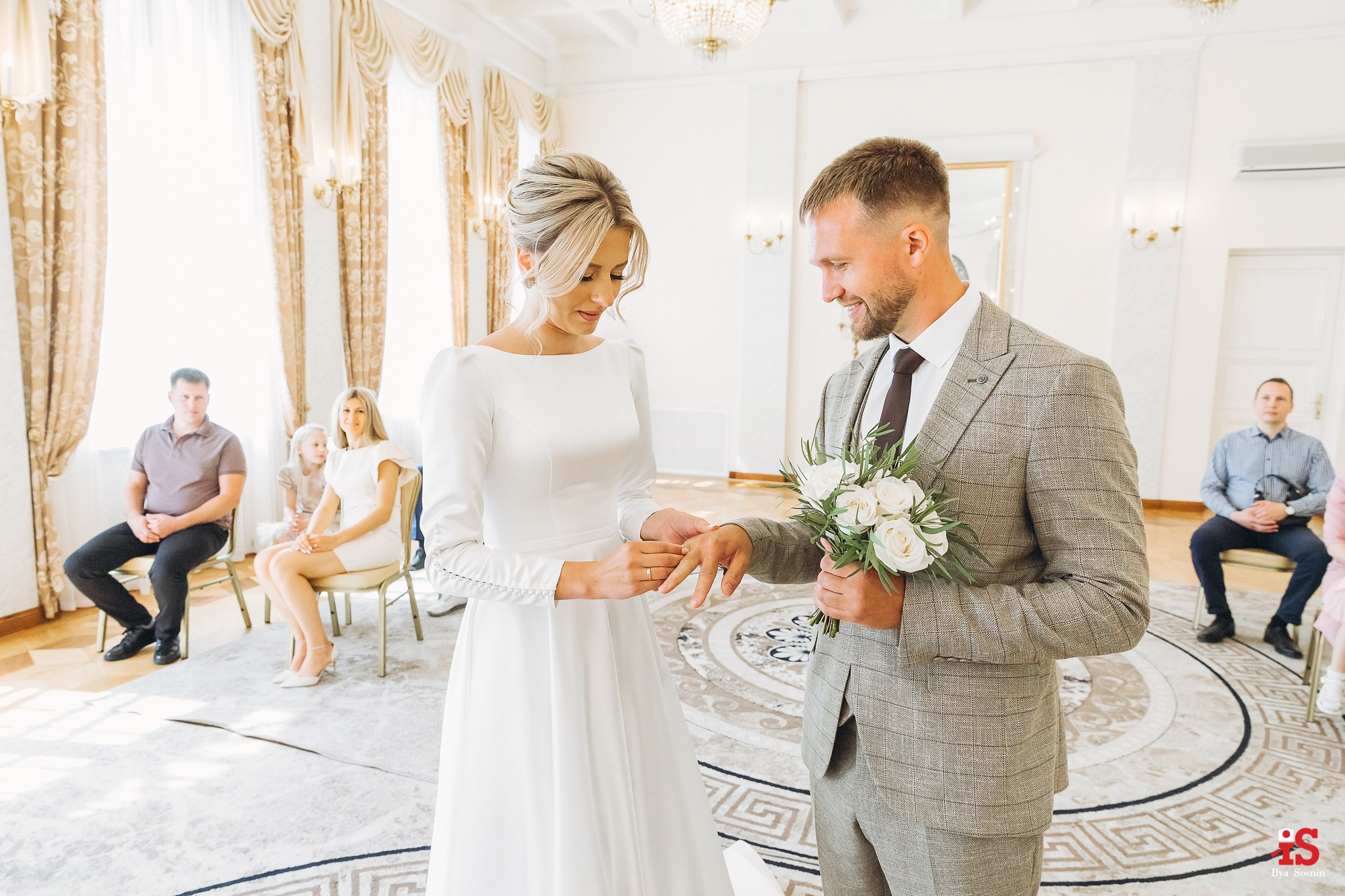 Павел и Елизавета. Профессиональный фотограф Петрозаводск Илья Соснин