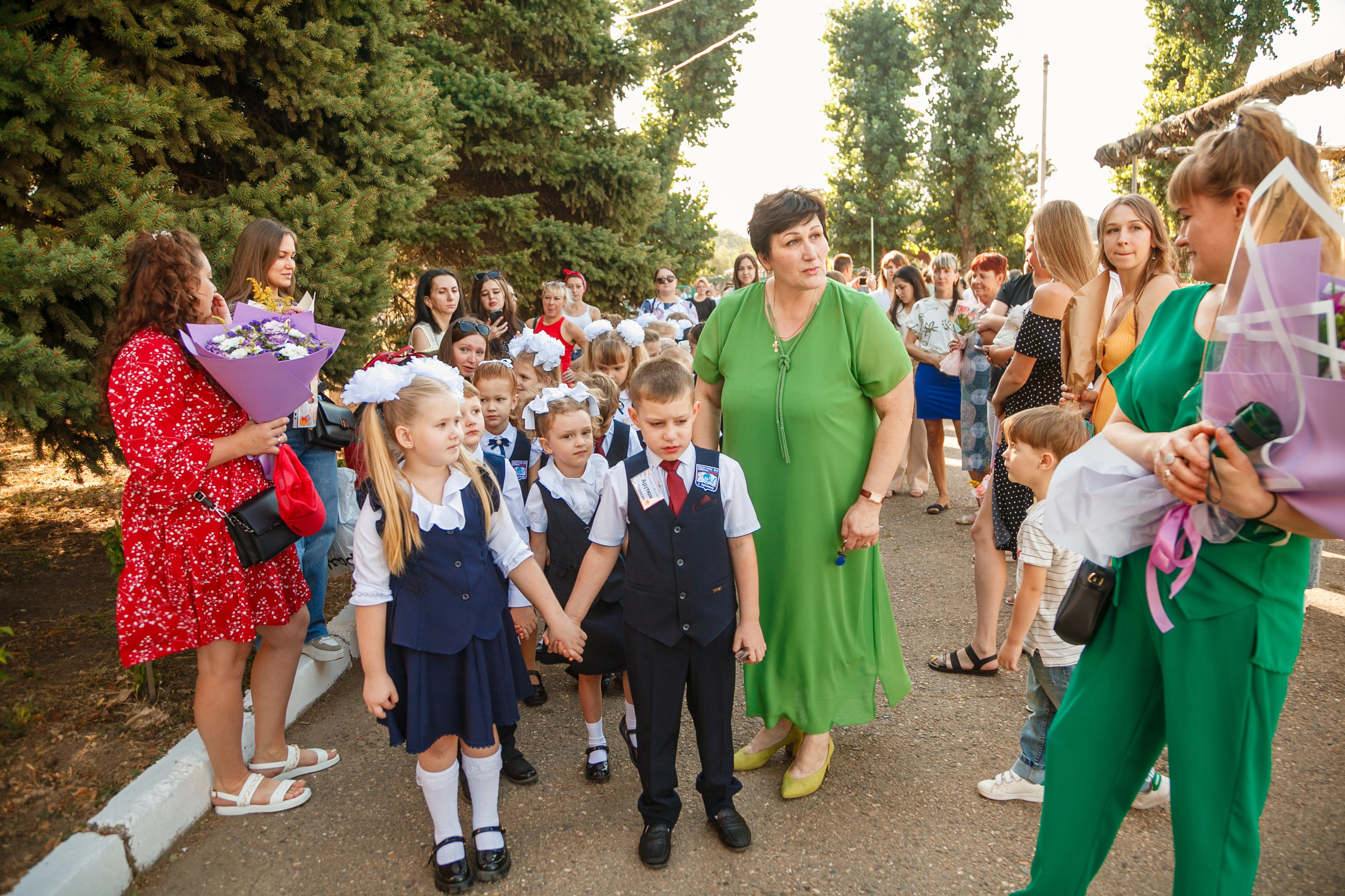 1 сентября линейка. Свадебный и семейный фотограф в Армавире