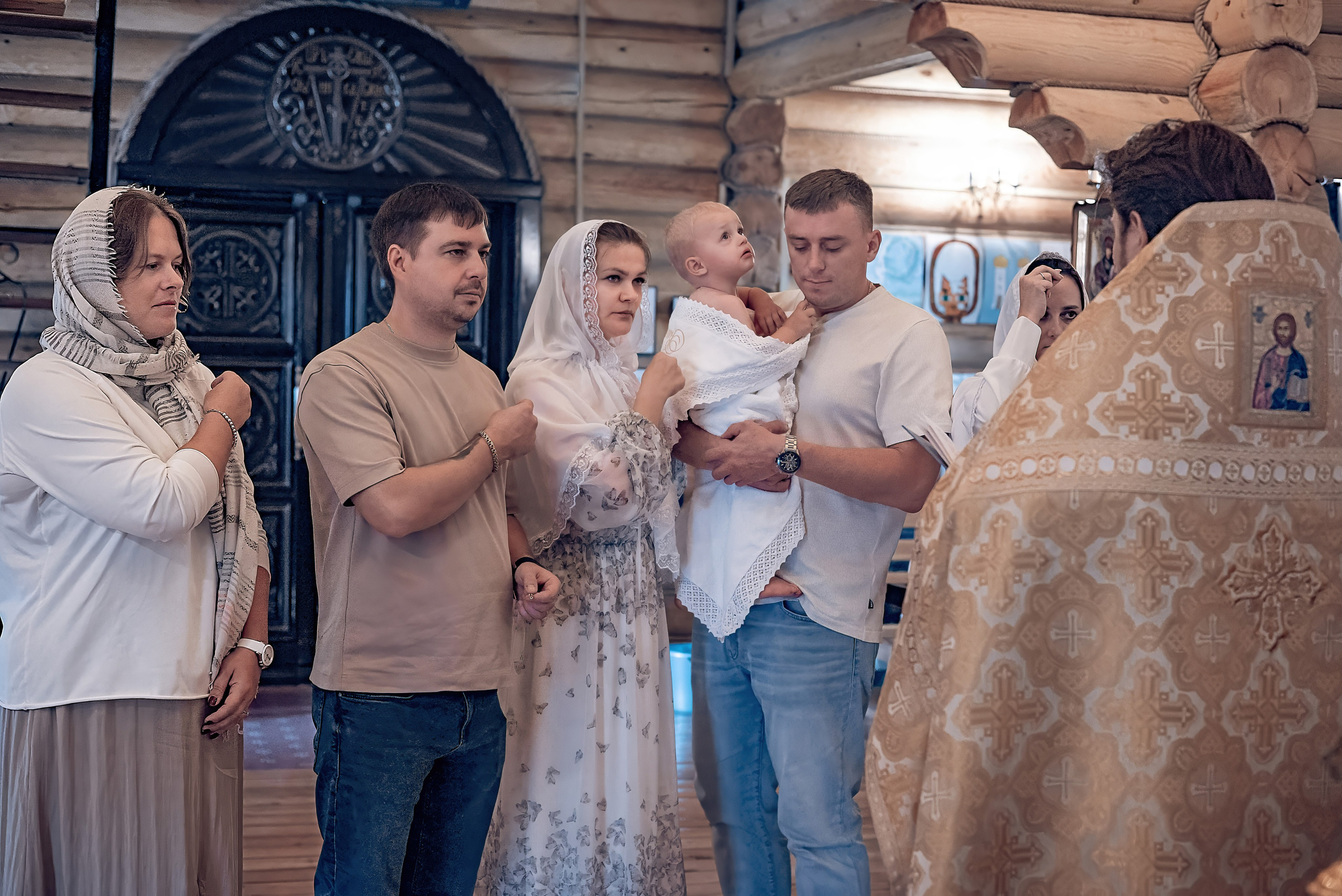 Крещение Витюши в храме священномученника Амфилохия. Фотографы крещения/венчания  Красноярск Татьяна и Вячеслав Переваловы