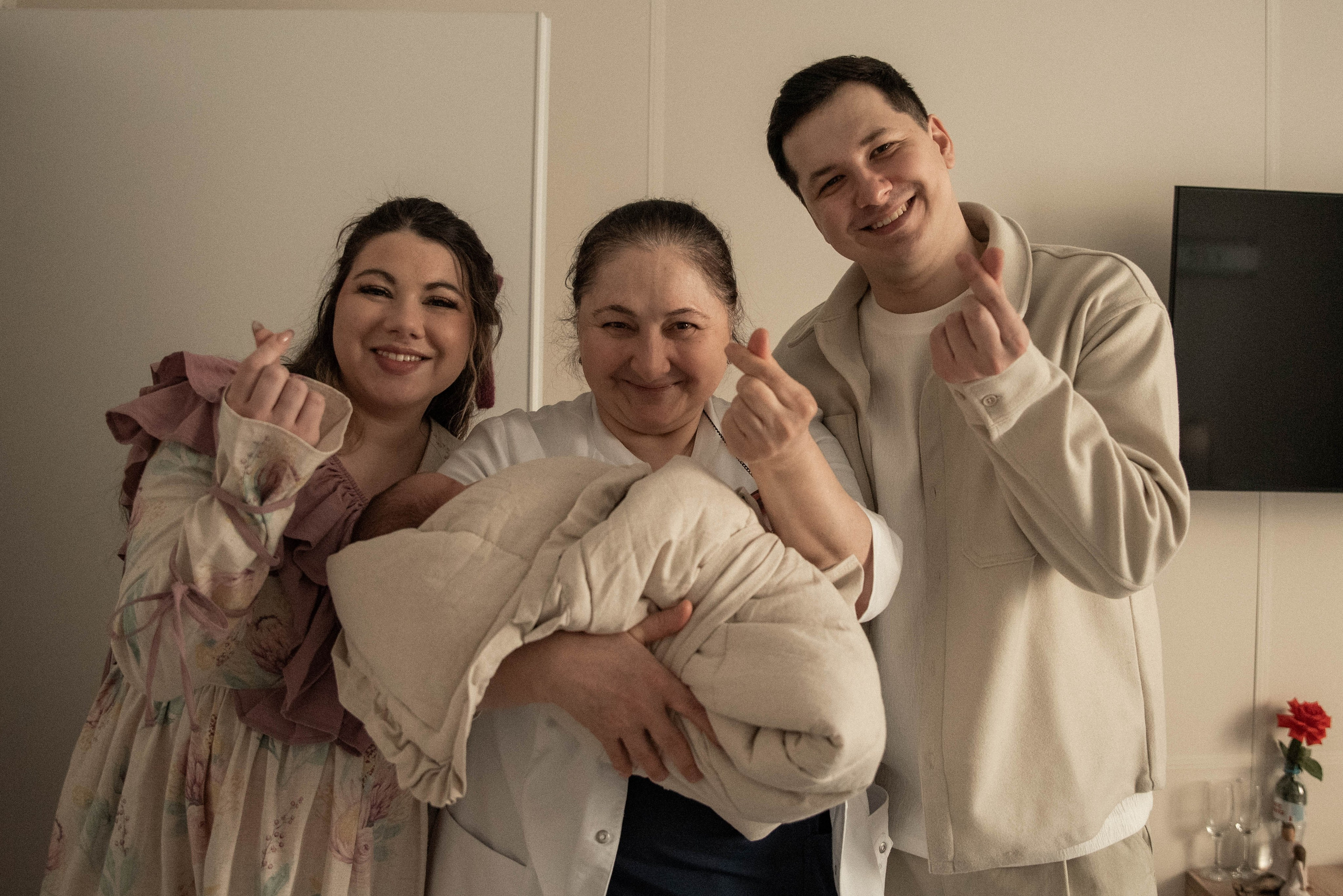 Выписка Маэля. Роддом Лахта Мать и Дитя. Фотограф на роды и семейные истории в Санкт-Петербурге Татьяна Дмитренко