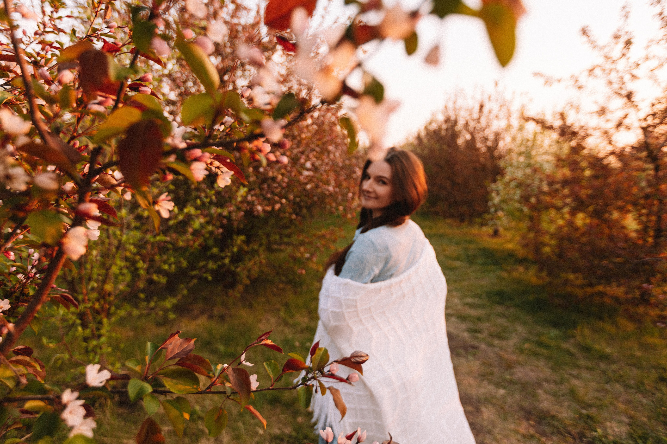 Яблони. Семейный фотограф Тюмень, фотограф на роды Салмина Мария