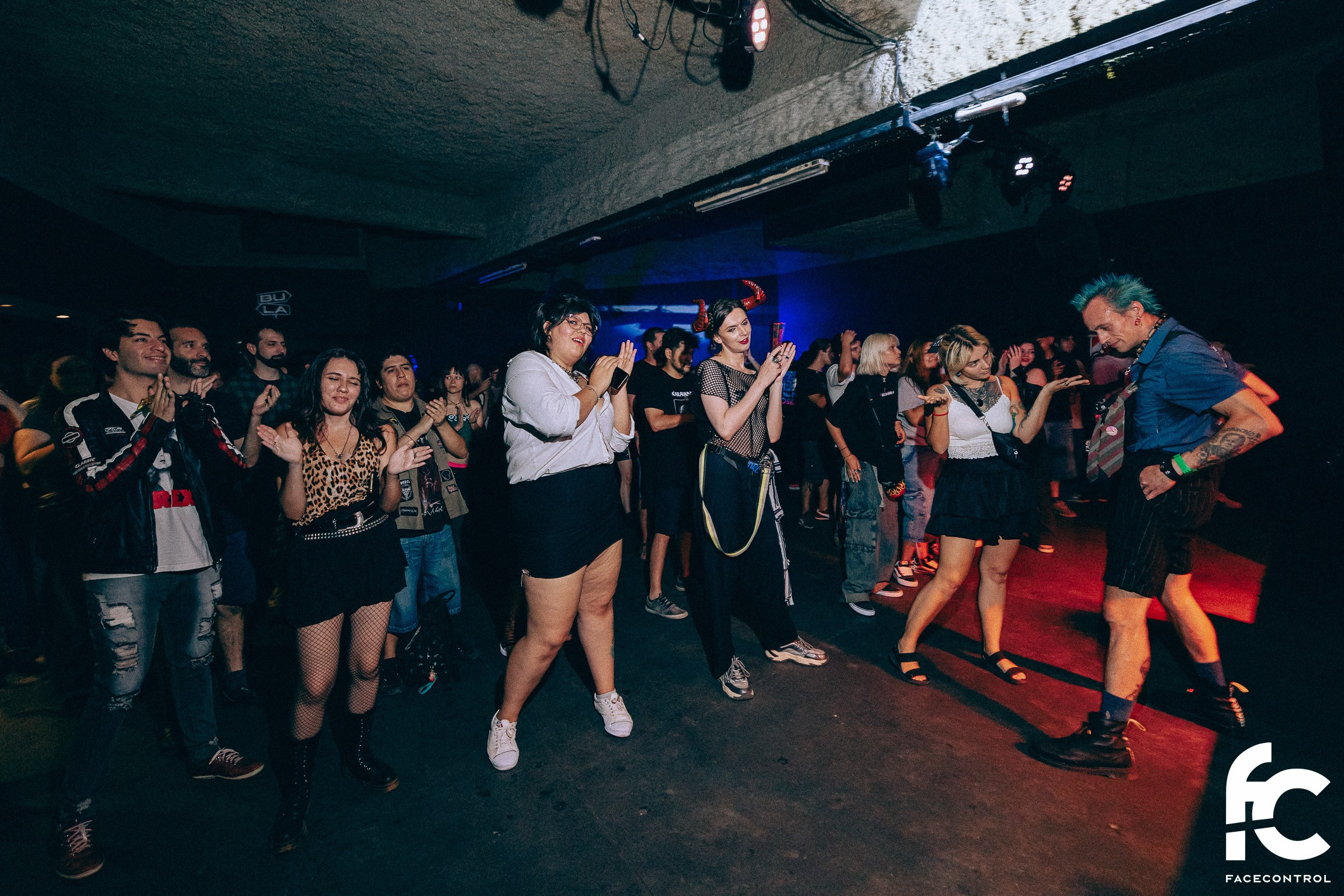 Sextape of Lovers & Granma. Face Control: Crónica social, anuncios de eventos y reportajes fotográficos