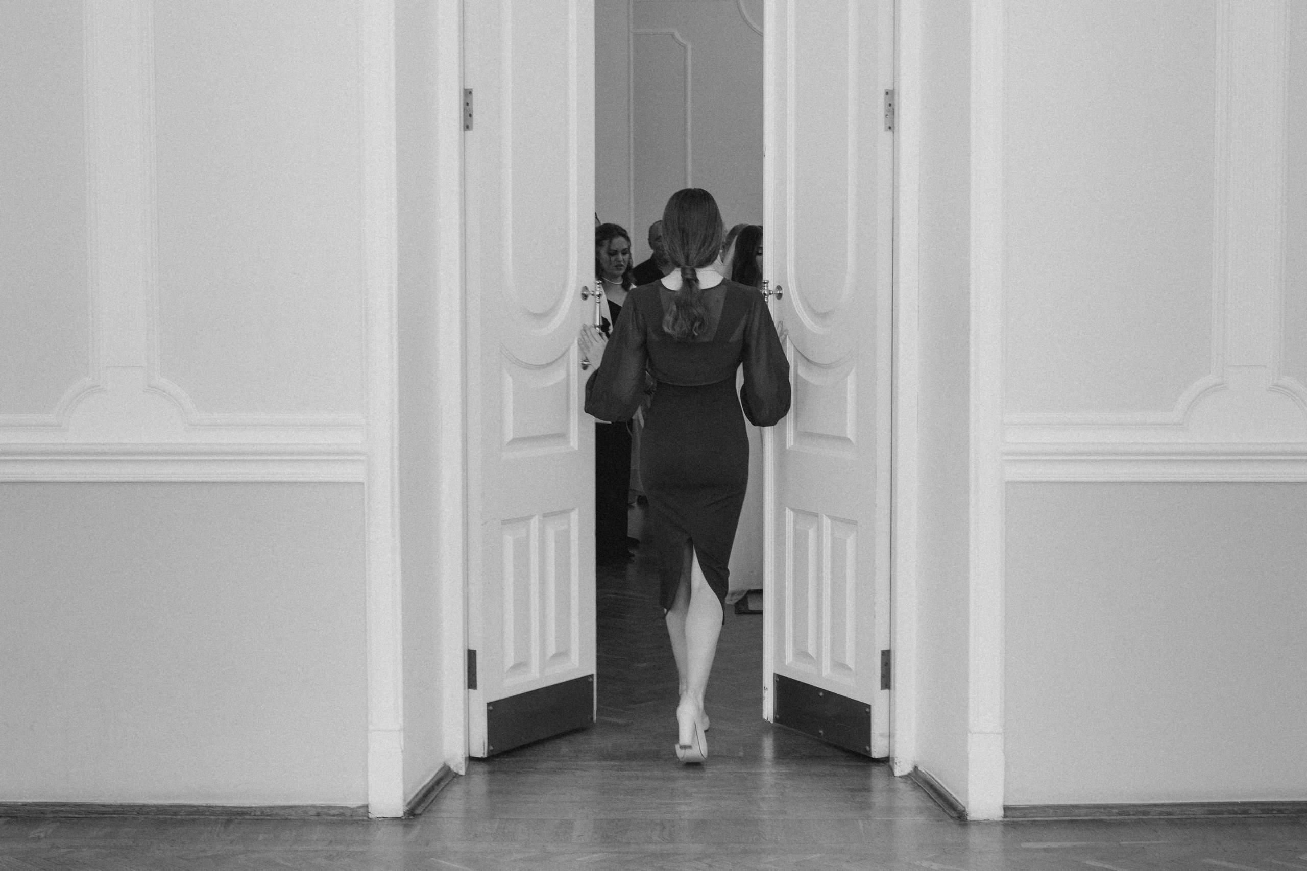 Свадьба Анастасии и Евгения, Картинная галерея, прогулка в лесу. Ресторан «Хлеб и Винотека». Свадебный фотограф в Тамбове Павел Четвертков