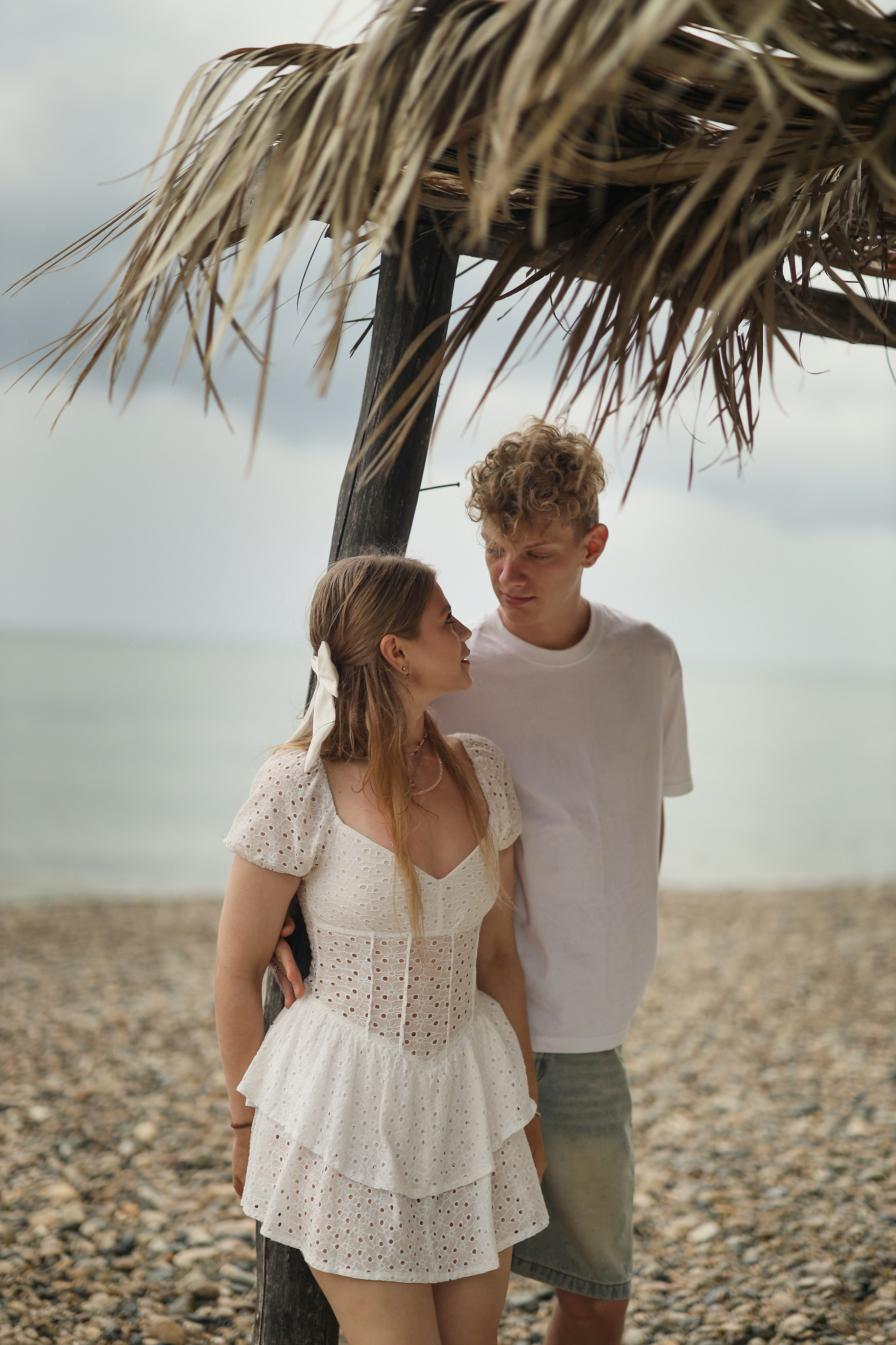 Love story фотосессия на пляже в Новом Афоне. Свадебный и семейный фотограф в Абхазии Жанна Соснина