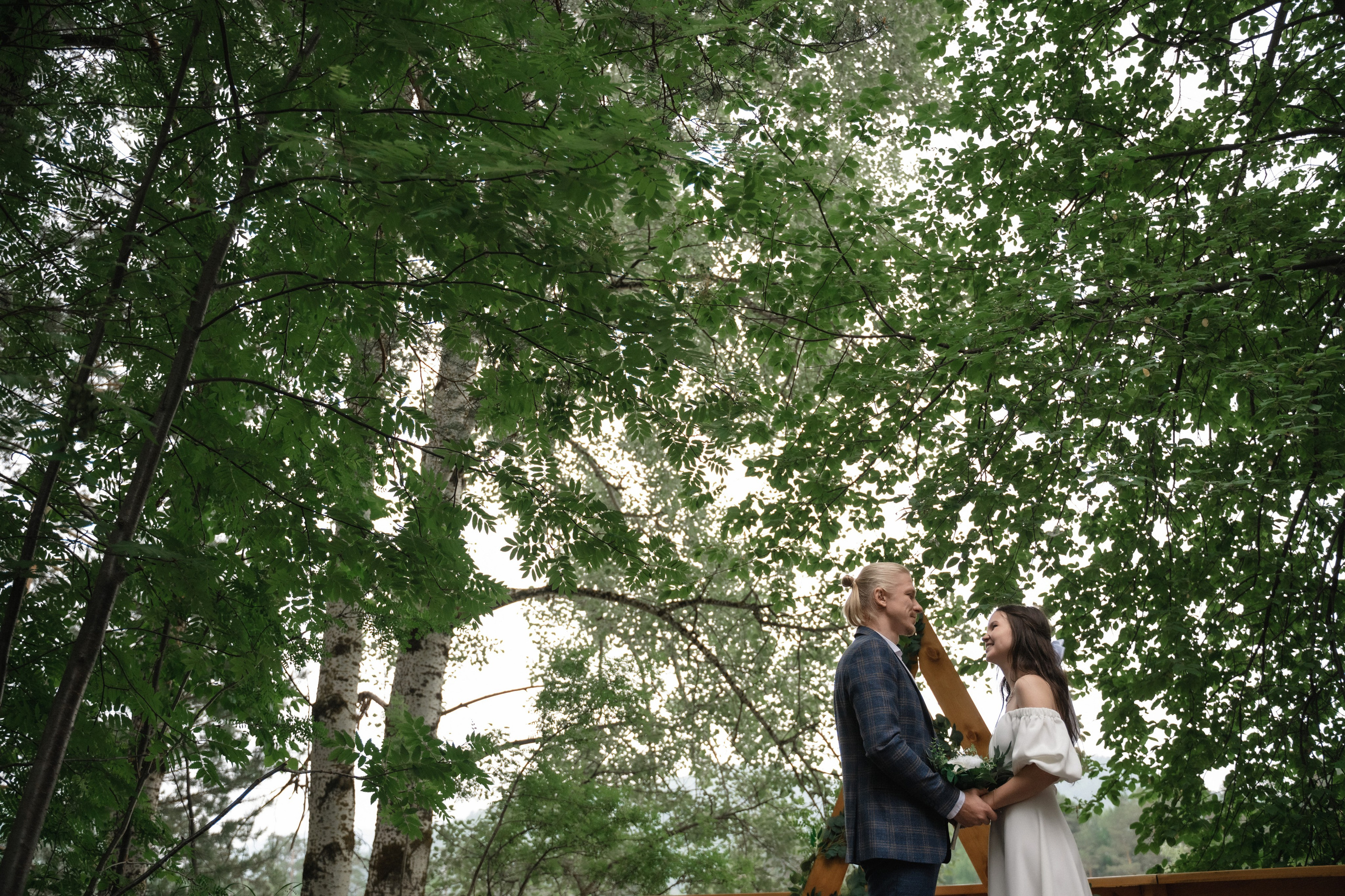 Душевная камерная свадьба в Горном Алтае. Сергей Богомолов. Свадебный и семейный фотограф