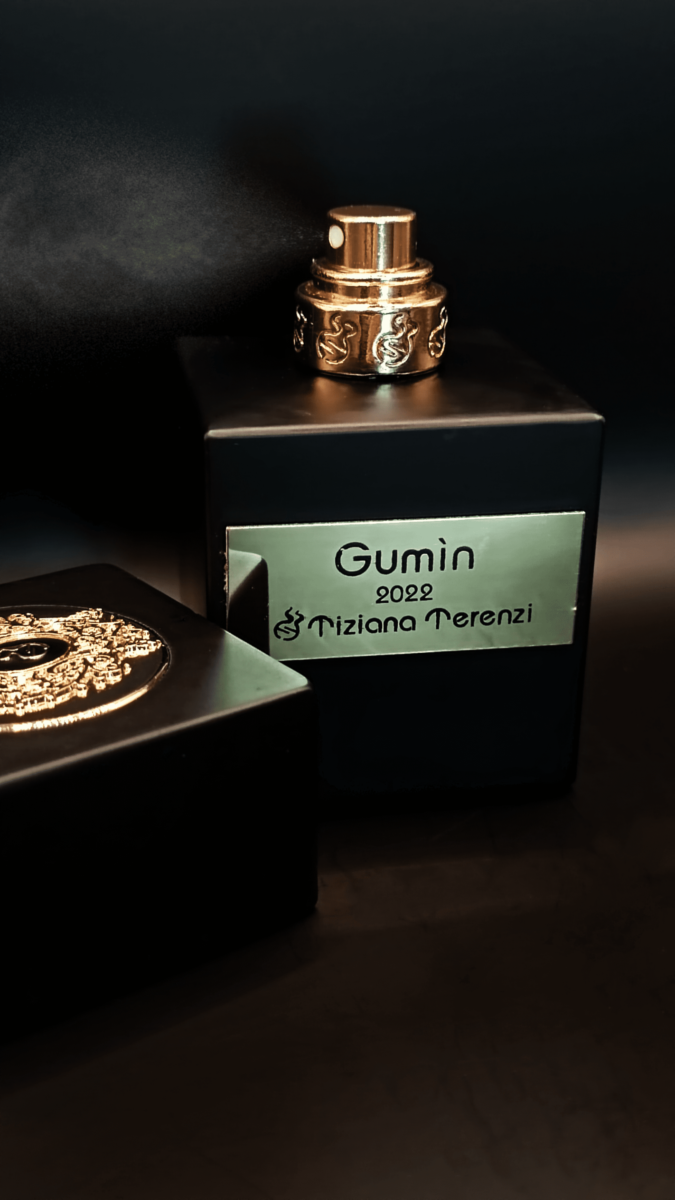 Предметная фотография духов для маркетплейсов и соц. сетей