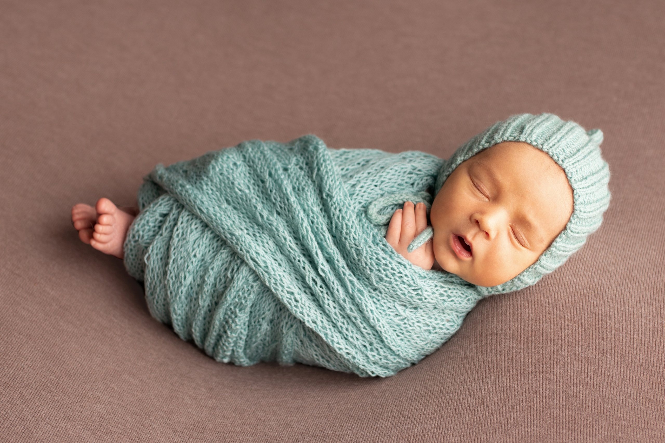 Красивые фотографии малышей у Вас дома. Фотограф новорождённых в Санкт-Петербурге Лилия Яковлева