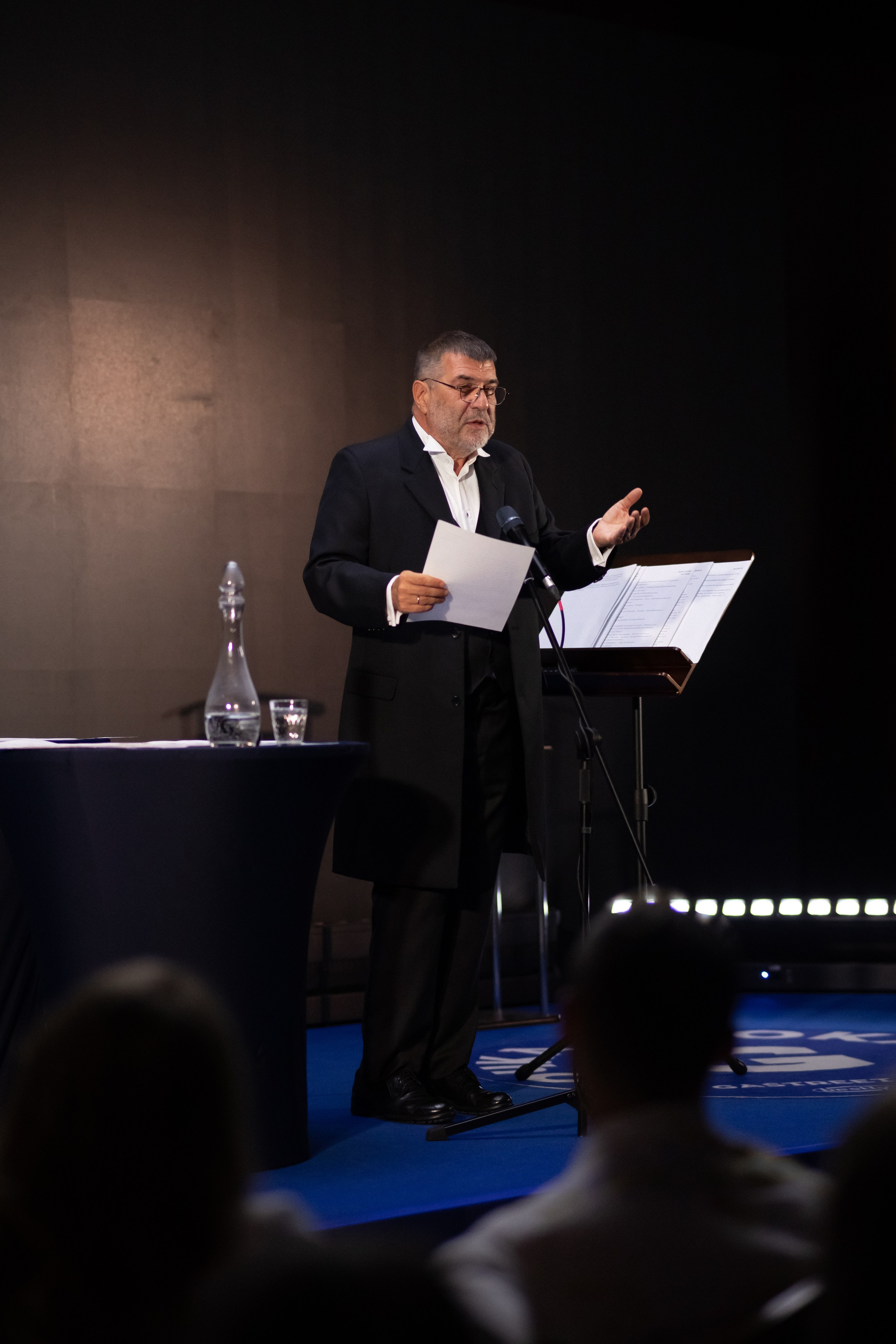 ЕВГЕНИЙ ГРИШКОВЕЦ [СПЕКТАКЛЬ]. Арина Тамочкина. Фотограф Краснодарю