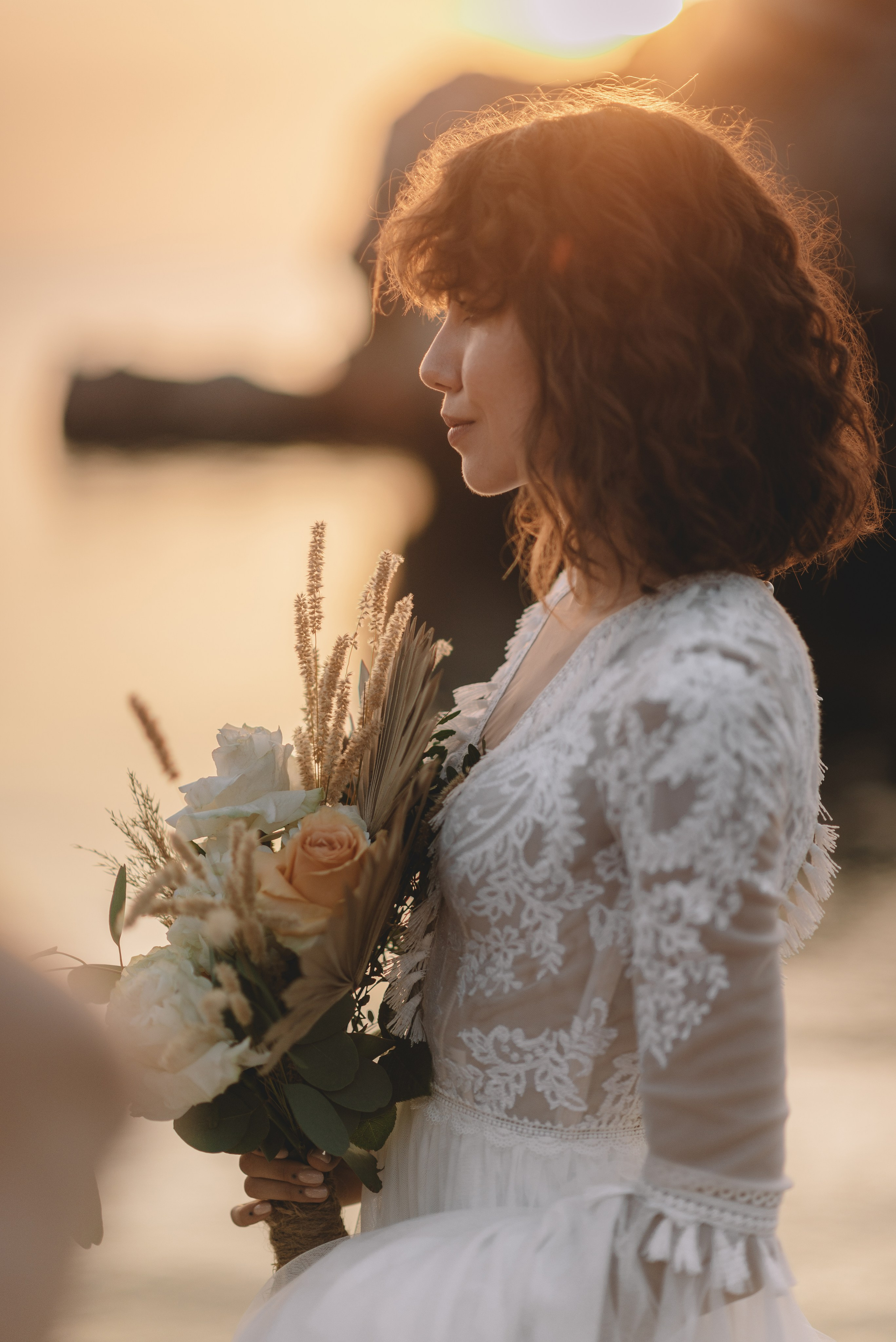 Свадебная фотосессия в Щелкино ,Бухта Космонавтов. Выездная церемония на берегу моря Крым. Свадебный и семейный фотограф и видеограф, Крым, Москва, Санкт -Петербург