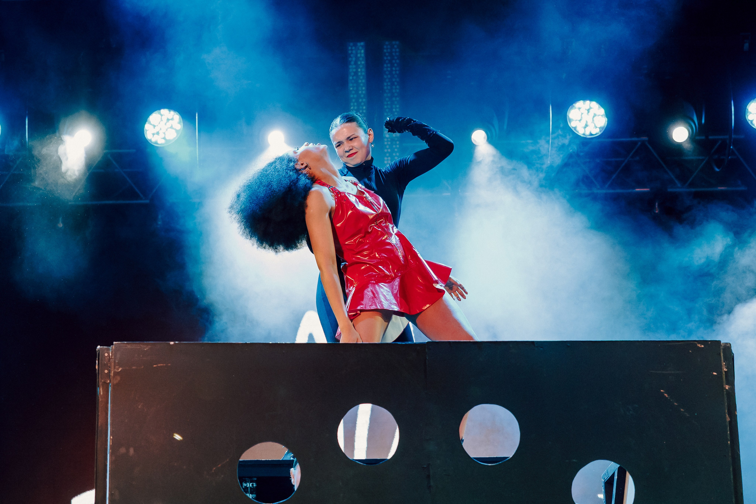 Отчётный концерт танцевальной школы «Red Rabbits» 2025. Лёшка Варзегов — фотограф