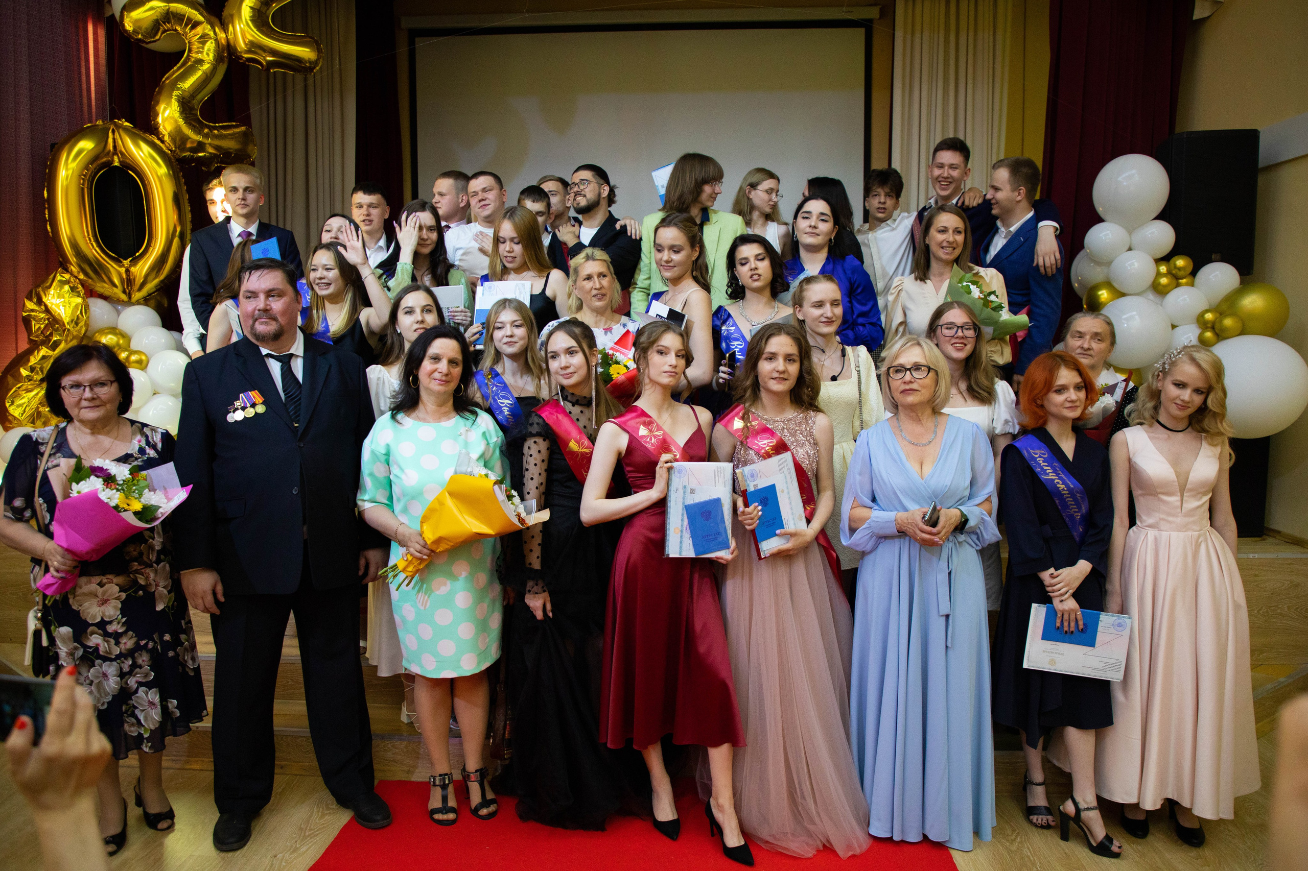 Вручение аттестатов. Репортажный фотограф Виктория Чорба
