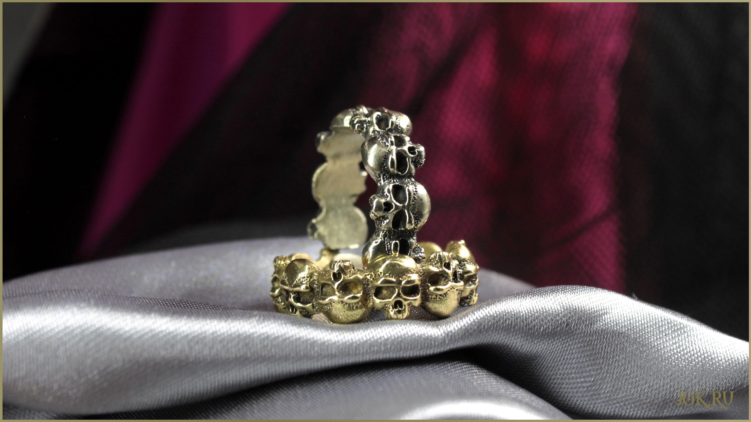 Кольцо с черепом мужское и женское украшение в рок стиле в магазине Joker-studio