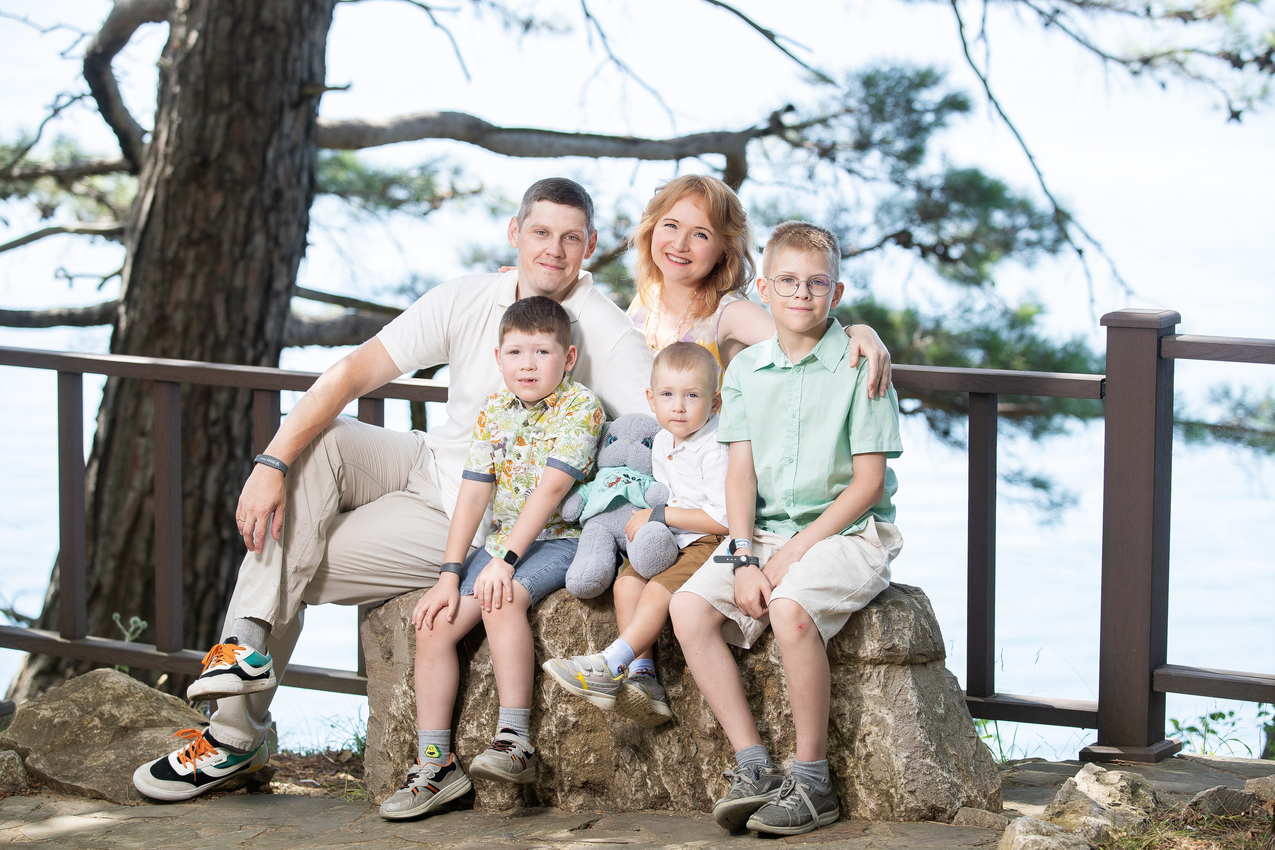Семейный фотосет: Сосны и море. Фотограф в Краснодаре Николай Хорьков