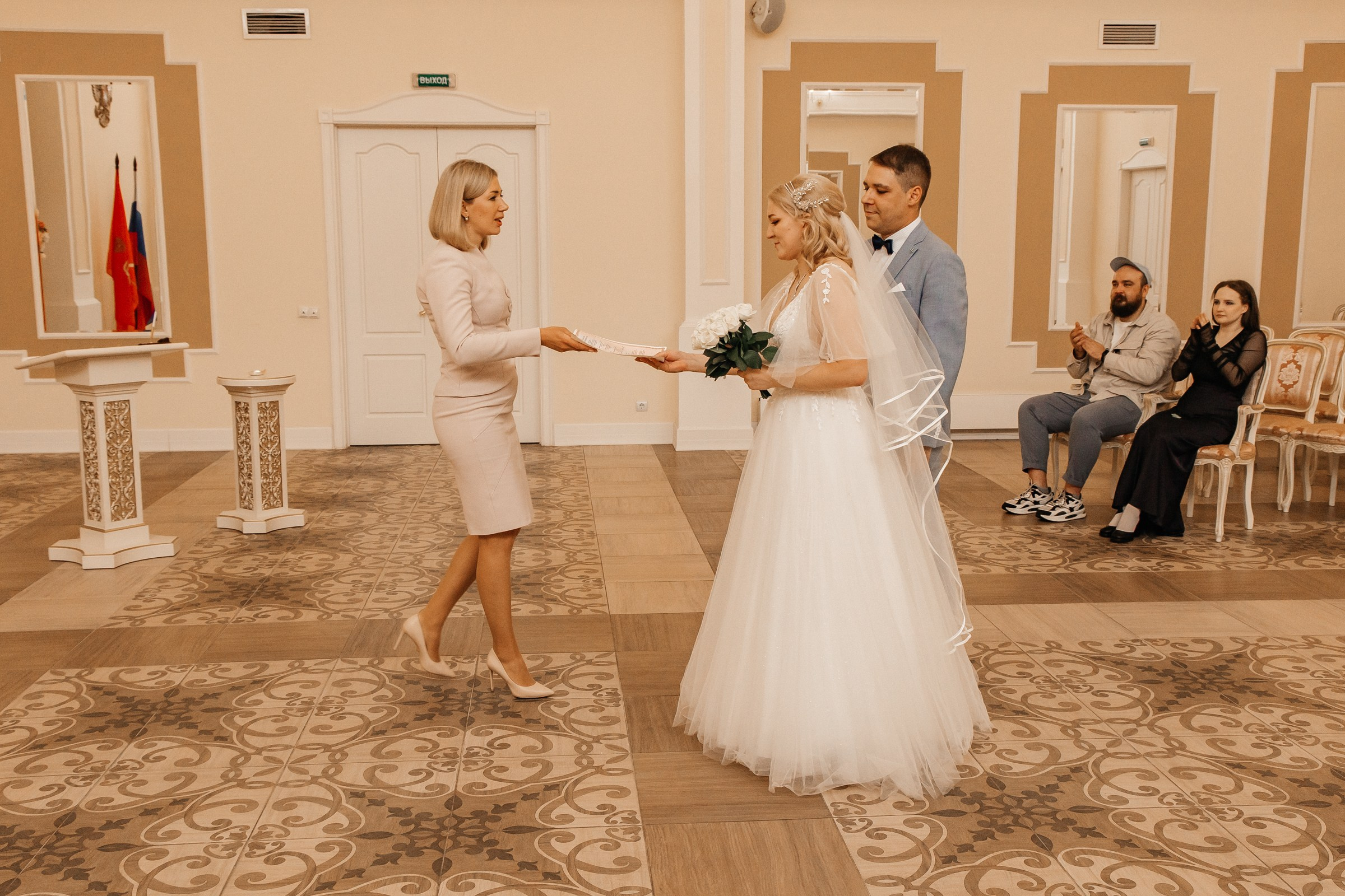 Регистрация в ЗАГСе Калининского района 🤍. Фотограф в Санкт-Петербурге Аня Григорьева ♡