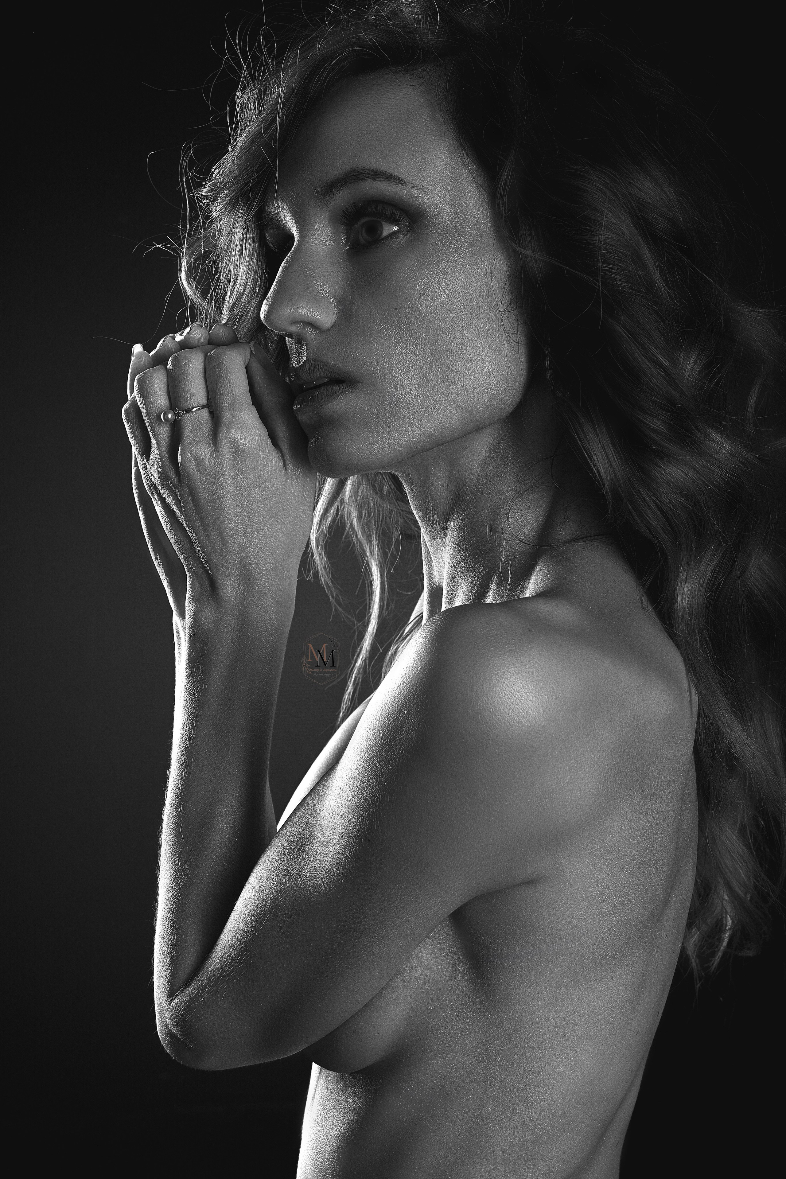 Фотосессия в стиле ню в Сызрани, Тольятти, Самаре от фотографа Дмитрия Кищенко. Арт-студия "Мастер и Маргарита"