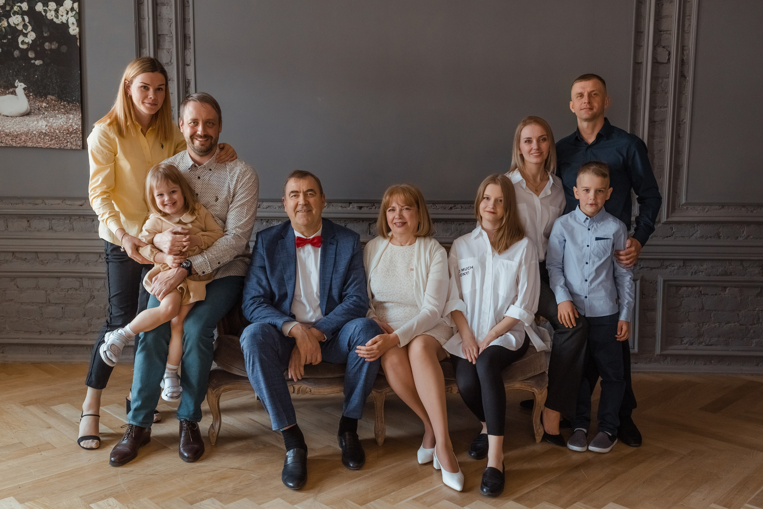 Фотосессия большой семьи в студии в Санкт-Петербурге. Фотограф Юлия Кондратьева