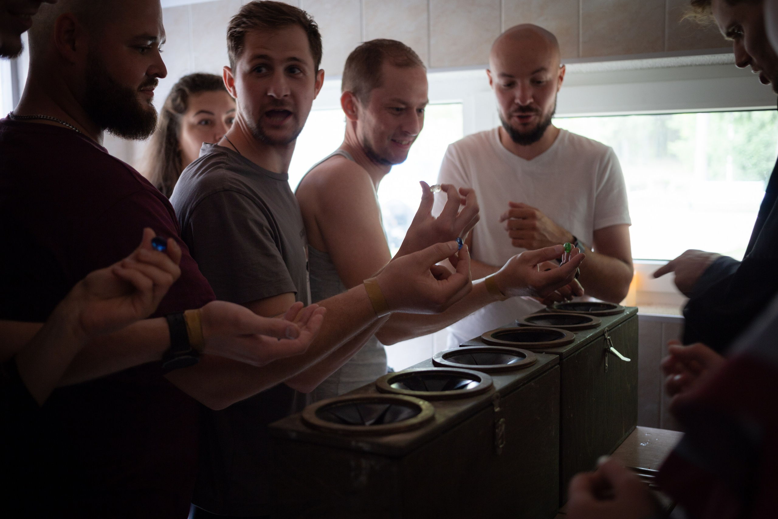 Фотосъемка Форт Боярд в СПБ, репортаж про корпоратив в стиле игры. Портретные фотосессии, контент-съемки, репортаж