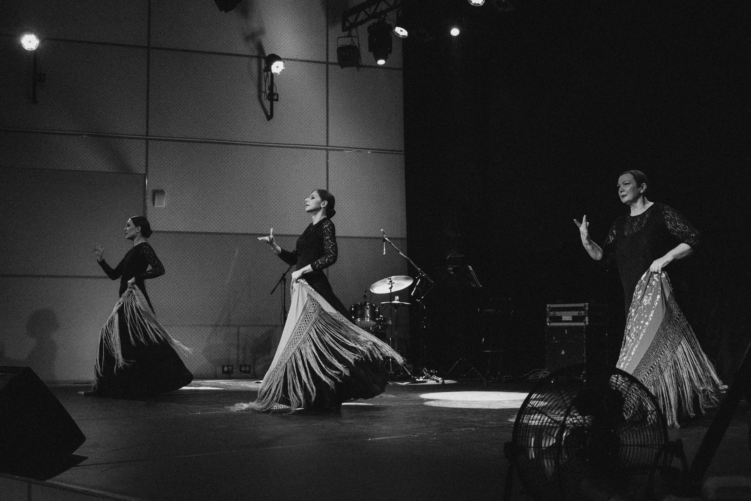Спектакль «Mujeres» («Женщины»), студия фламенко Tierra del Sol. Анна Демидова — фотография для жизни и бизнеса в Абакане