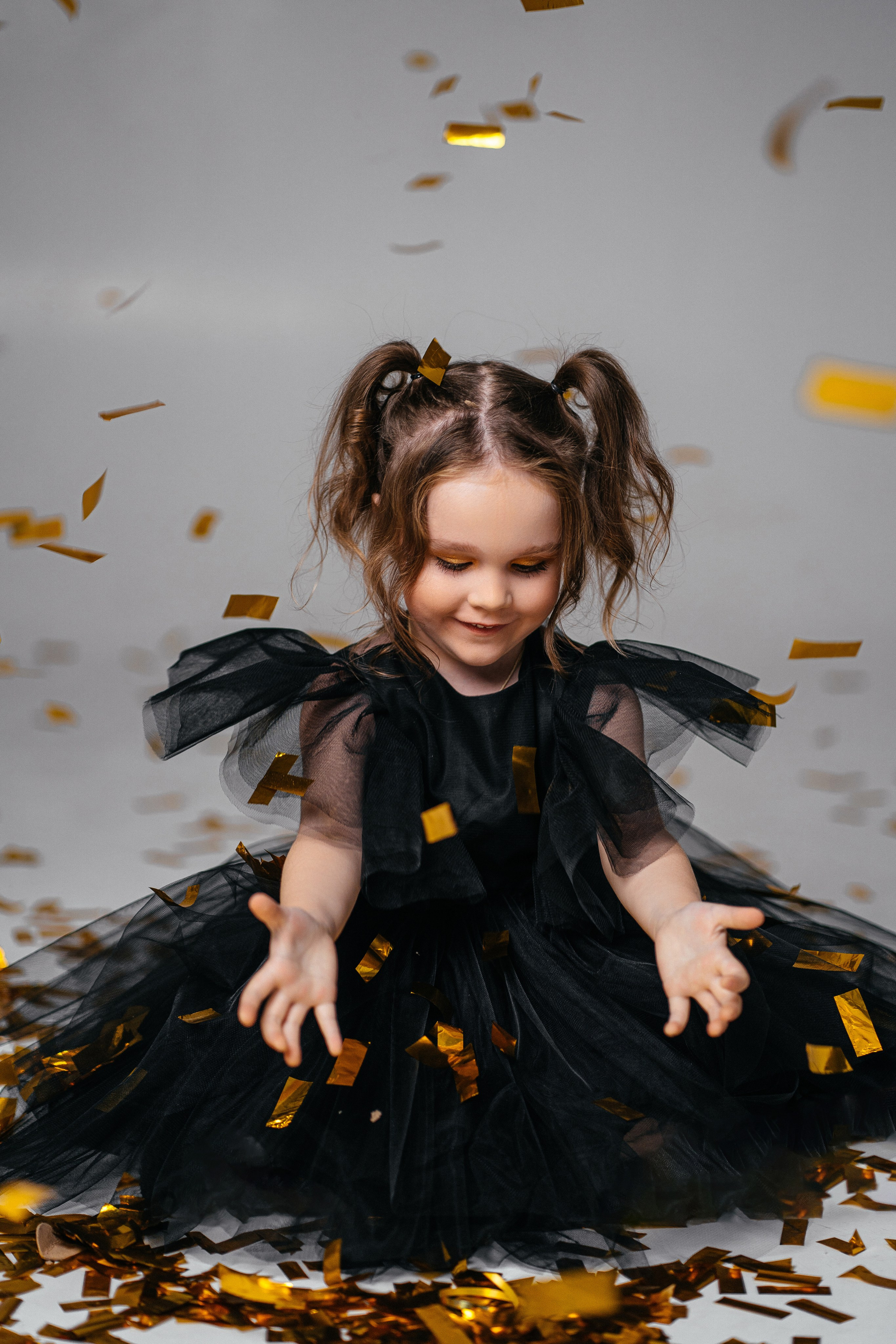 Фотосессия для девочки в платье. Фотограф Ким Наталья в Красноярске