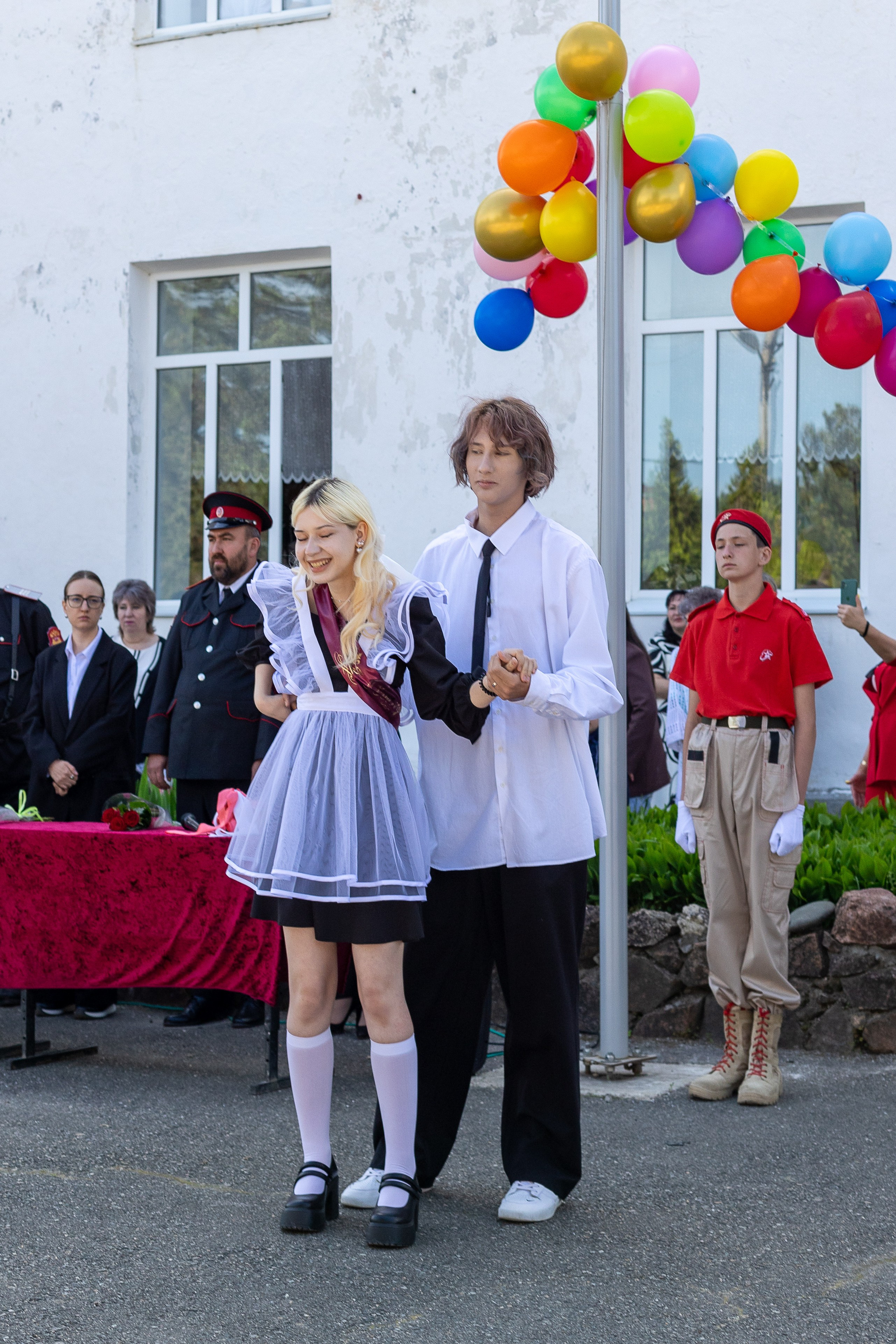 Последний звонок. Выпускные альбомы Майкоп, Краснодар Елена Золотарева