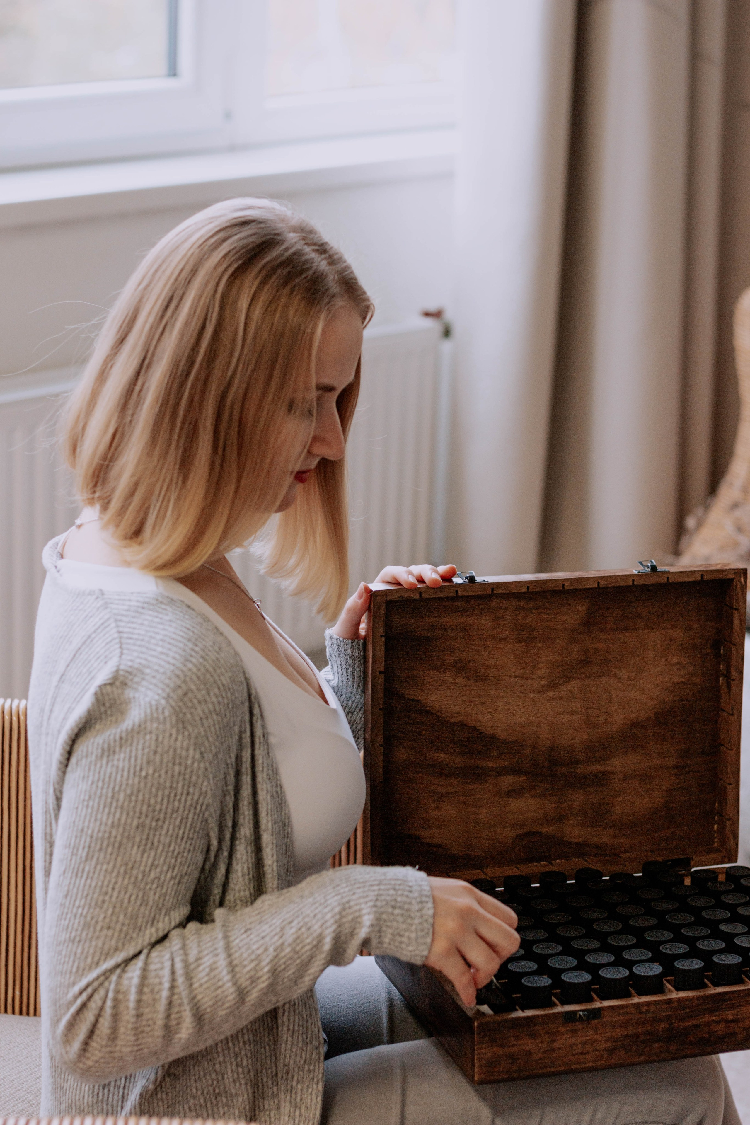 Алиса — Ароматерапевт. Бережно сохраняю ваши чувства и истории на своих фотографиях