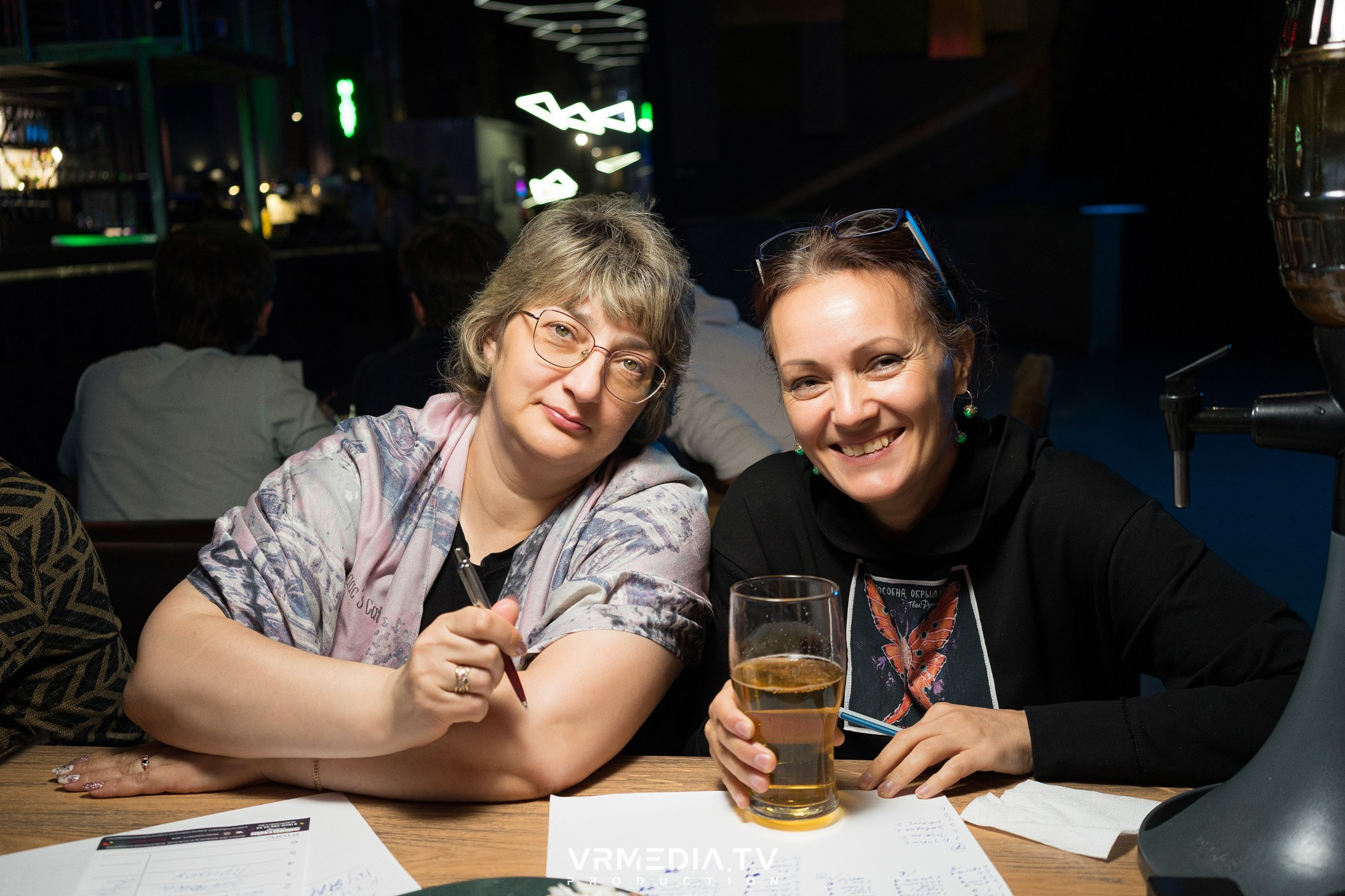 Эйнштейн Party в баре «Друзья»