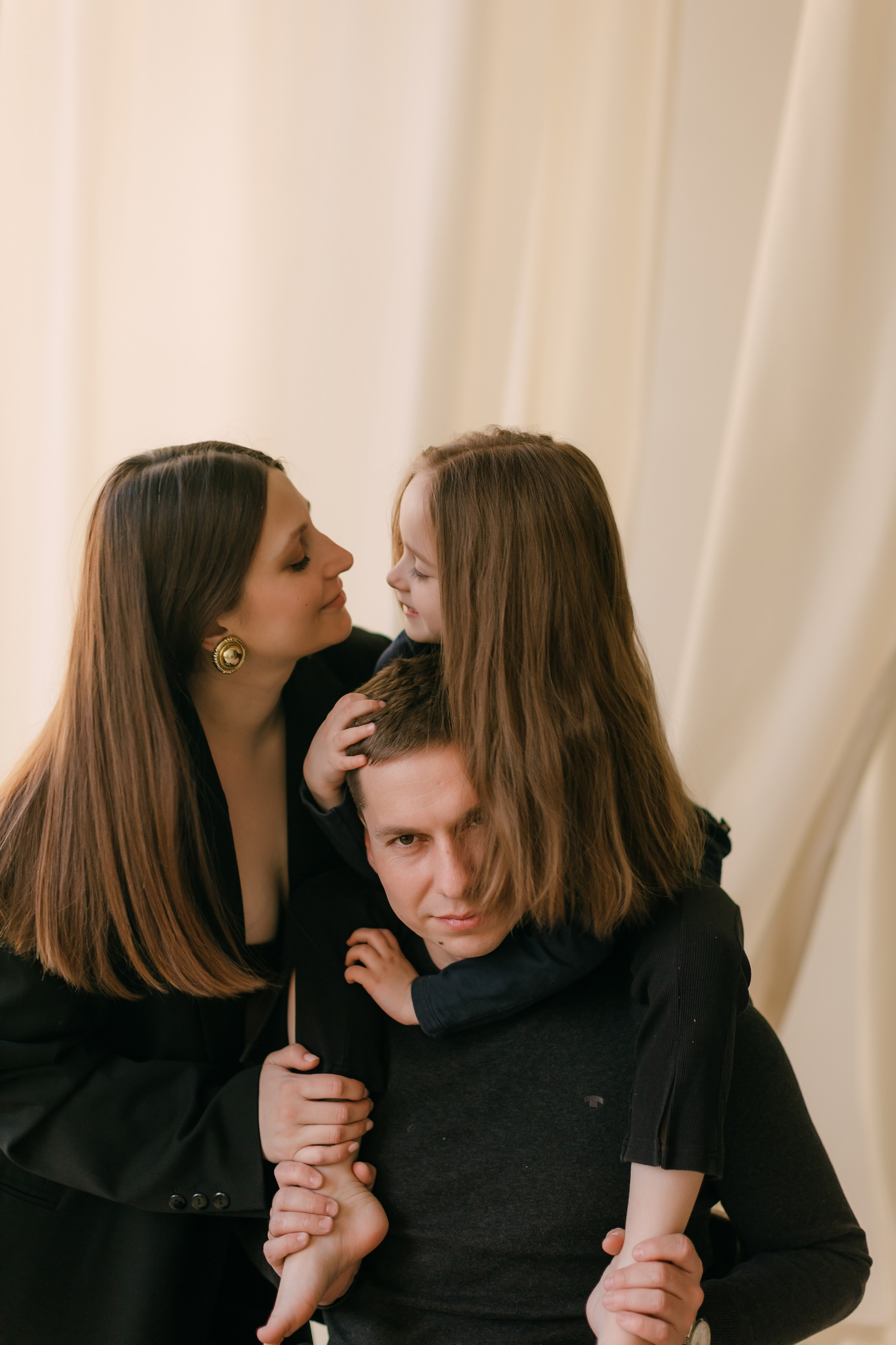 Женя, Женя, Кира. Мария Стеклова контент фотограф и семейный фотограф в Омске и Тюмени