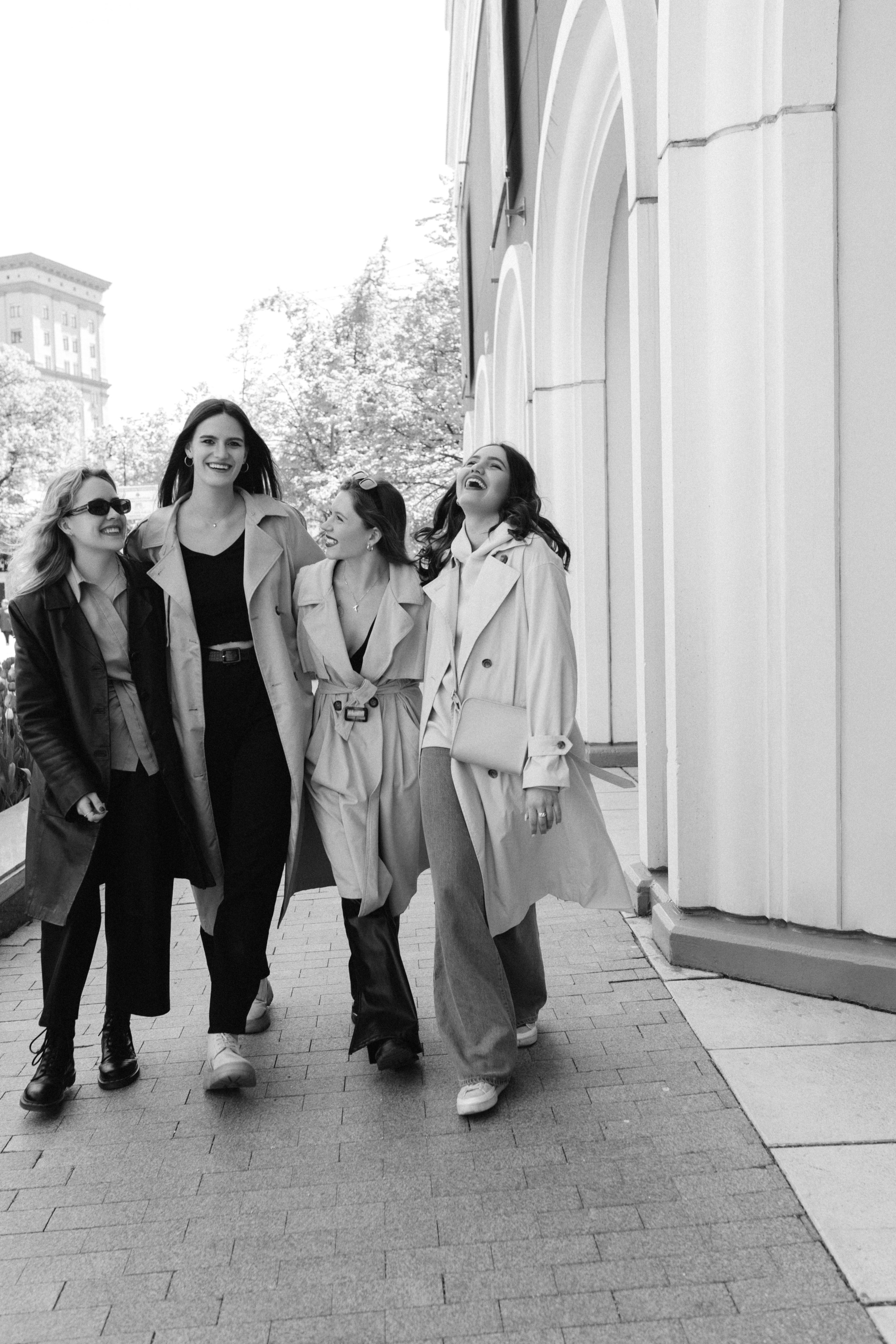 Фотосессия с подругами. Сестры Карабаза. Фотографы и ретушеры в Москве и Санкт-Петербурге