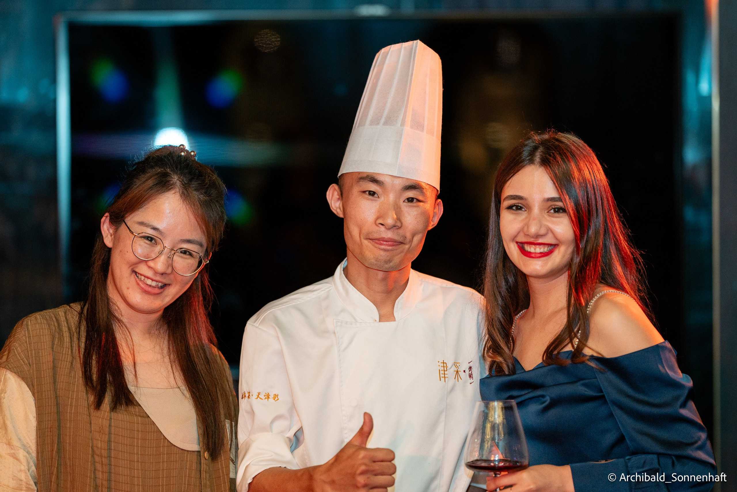 Georgian party. Photographer in Guangzhou, China. Archibald Sonnenhaft