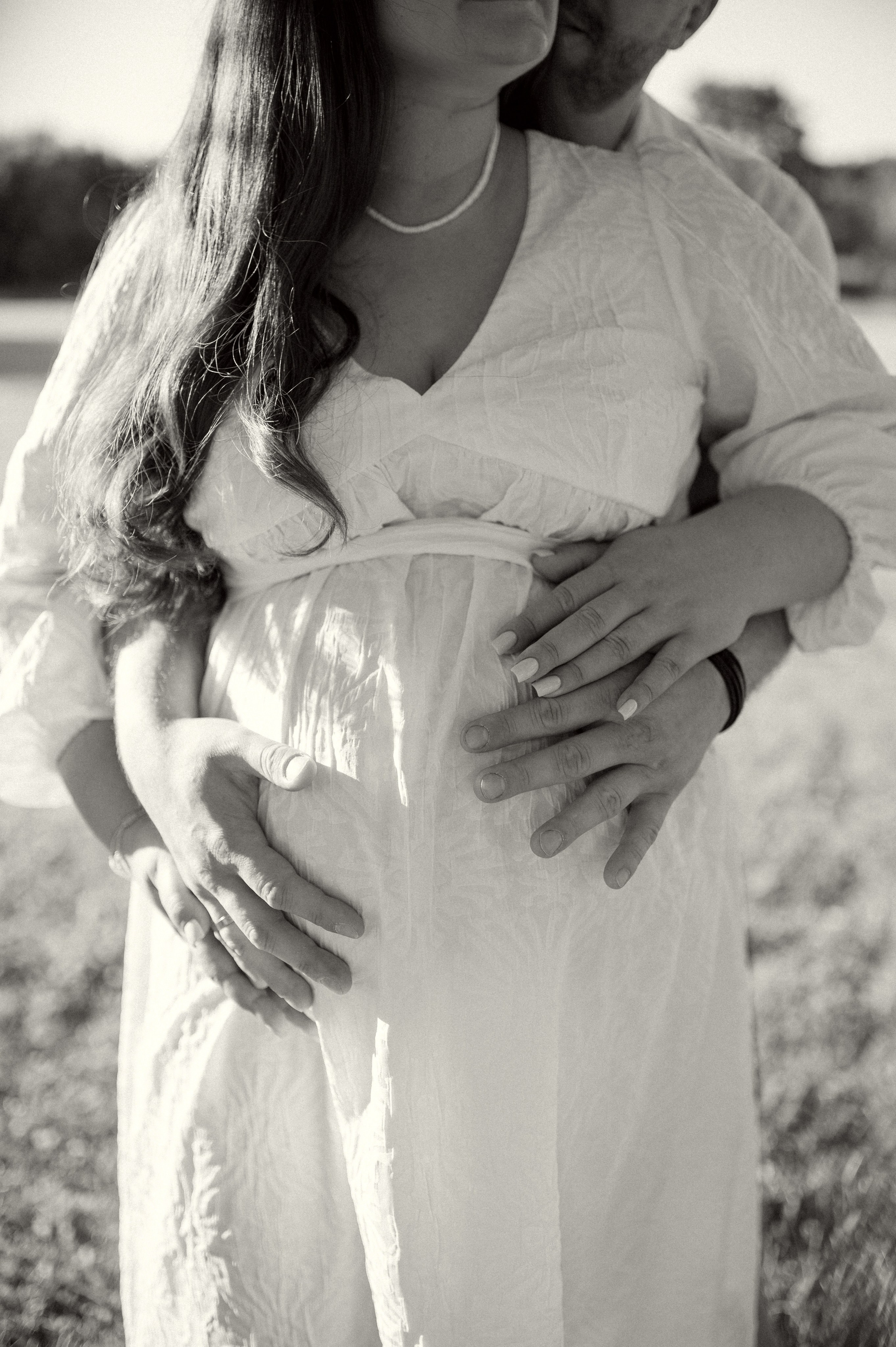 Фотосессия беременности на природе в парке Москвы. Семейная фотосессия Бутово Москва фотограф Алина Морщагина