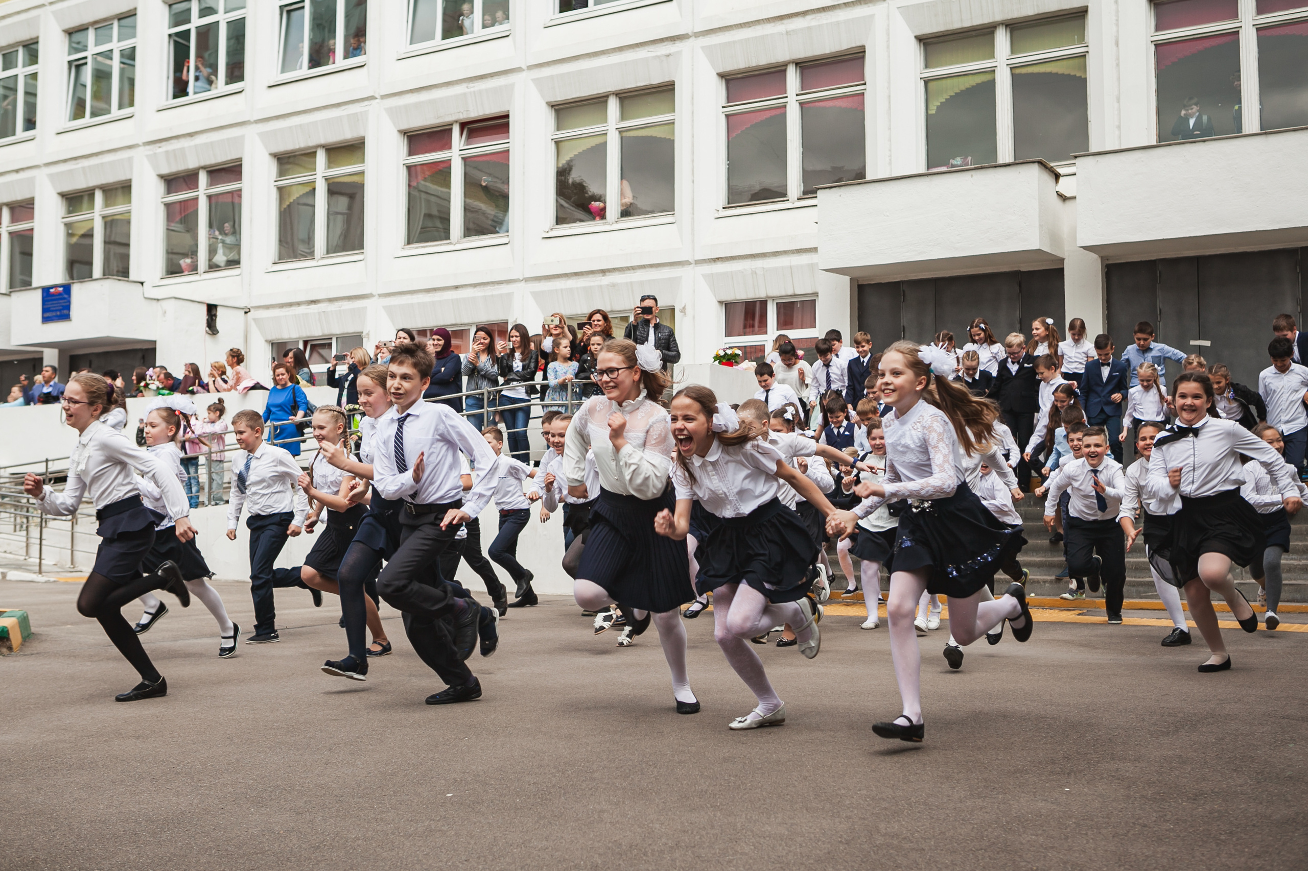 Репортажная фотосъёмка в школе. Профессиональная фотосъёмка в Москве