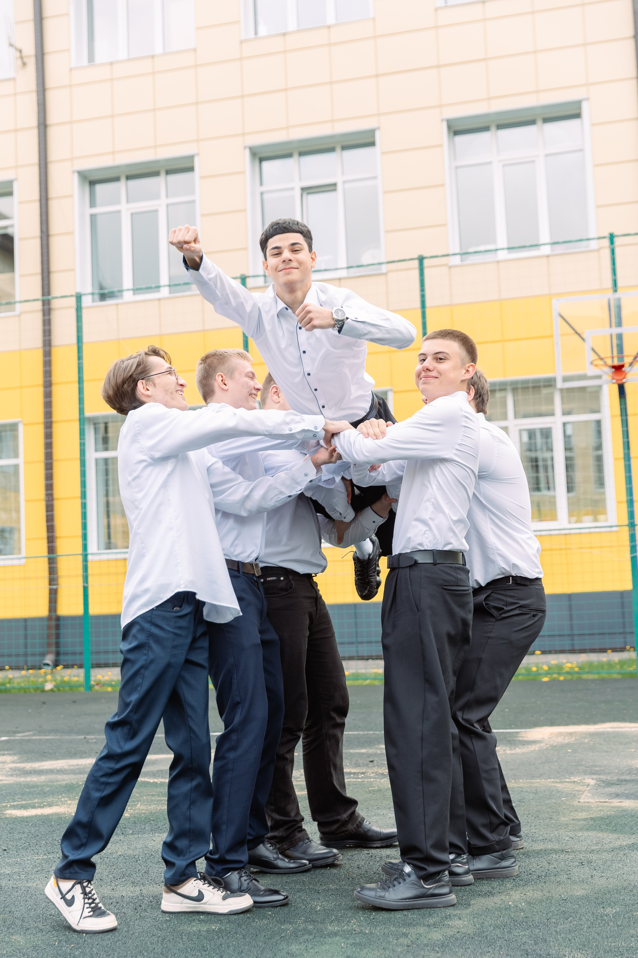 Позирование группы. Выпускные альбомы для детского сада и школы