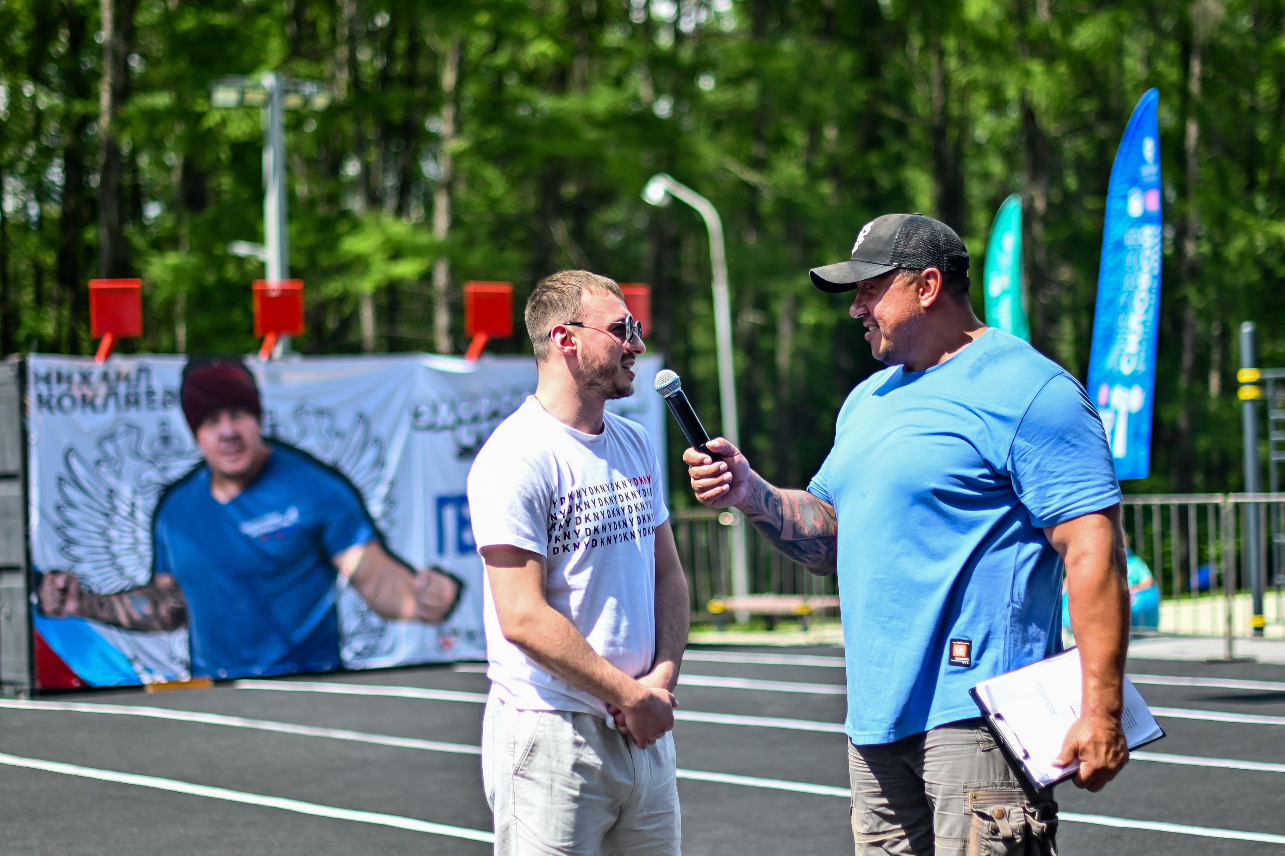 СТРОНГ. Фотограф для бизнесконтента, репортажей и семейного альбома в Москве