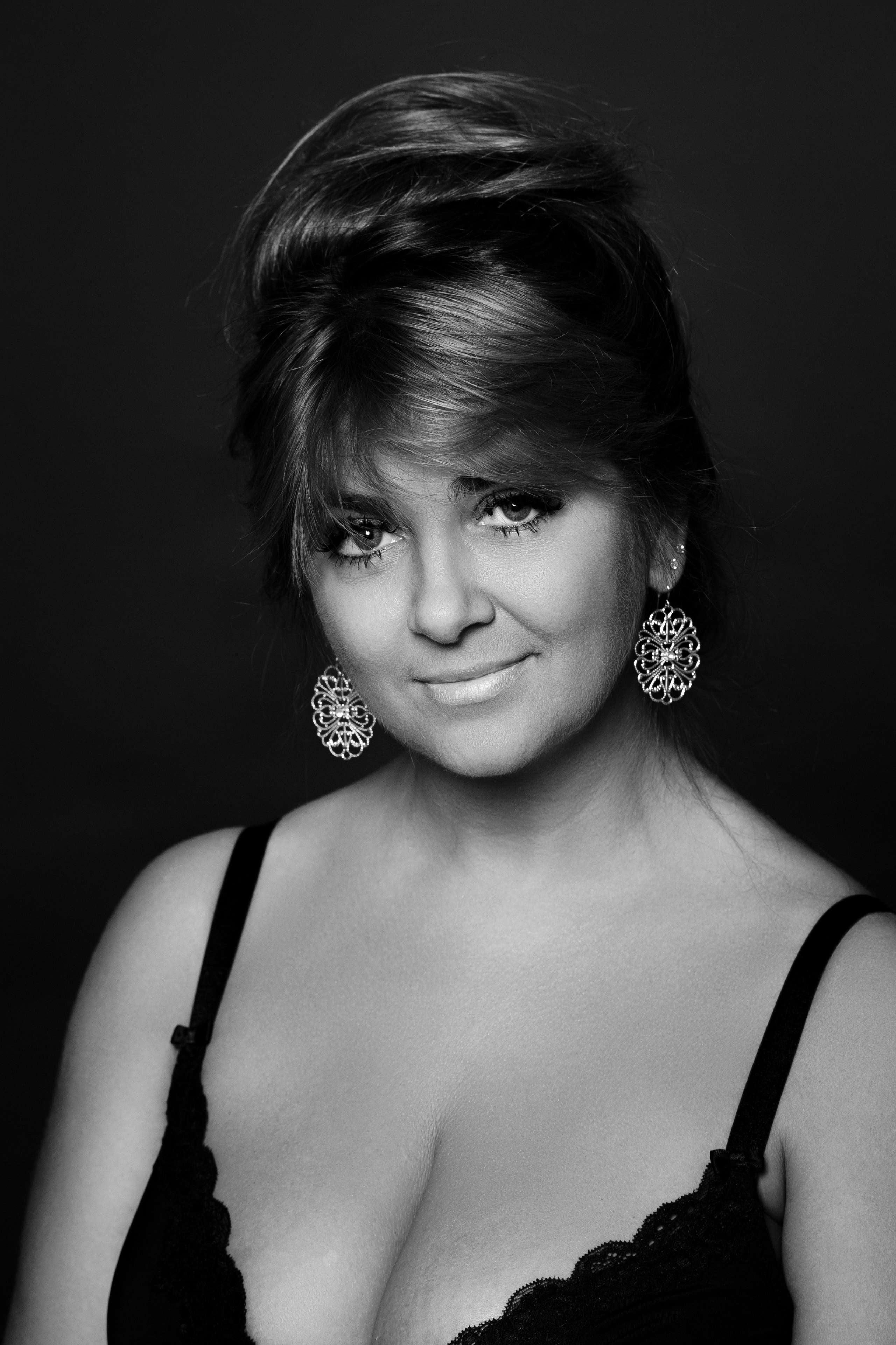 Будуарная портретная женская фотосессия в белье с ретушью.