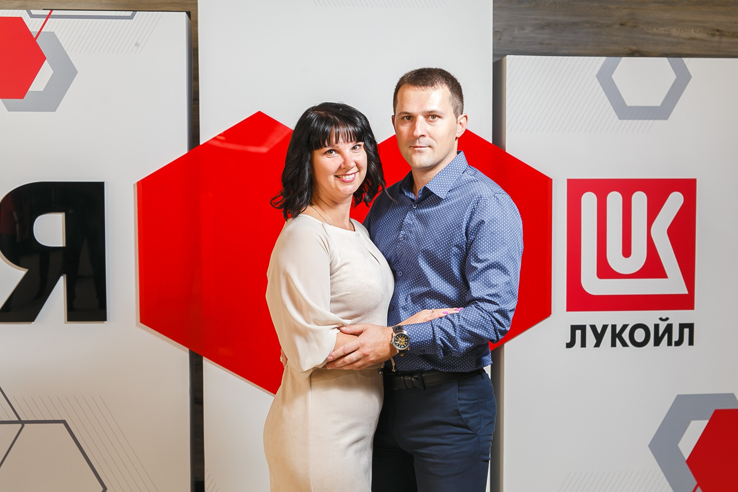 Фотозона на корпоративном мероприятии Лукойла в ДК Царицын. Событийный фотограф Максим Бескоровайновнов