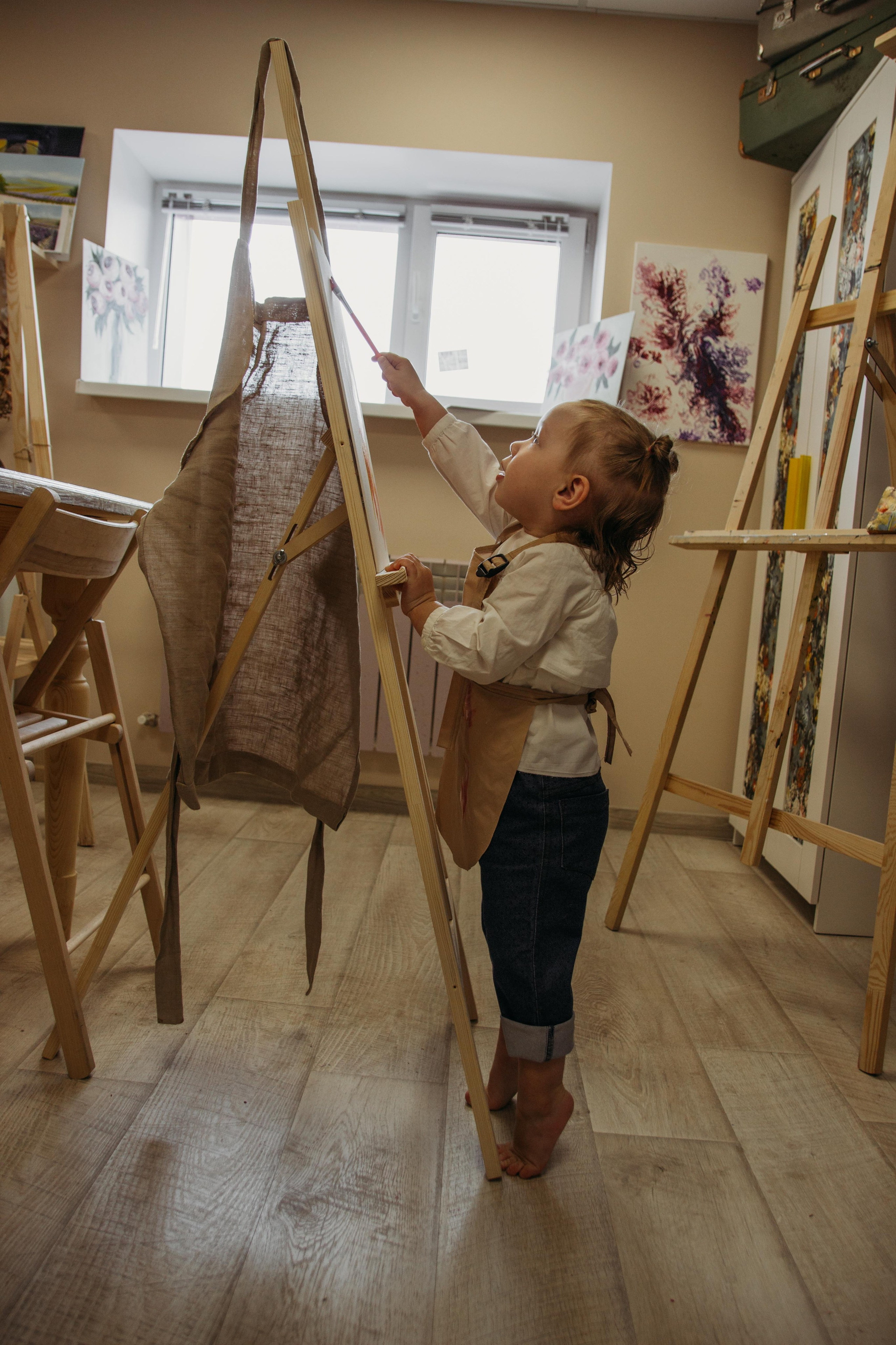 Фотосессия юной художницы. Венера Гайн. Репортажный фотограф  Тюмень. Обучение фотографии с 0