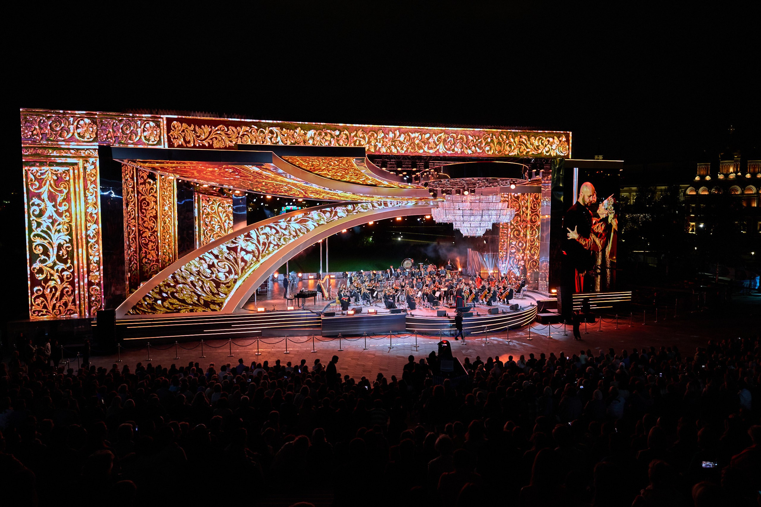 Репортажное фото дискуссионной панели Москва