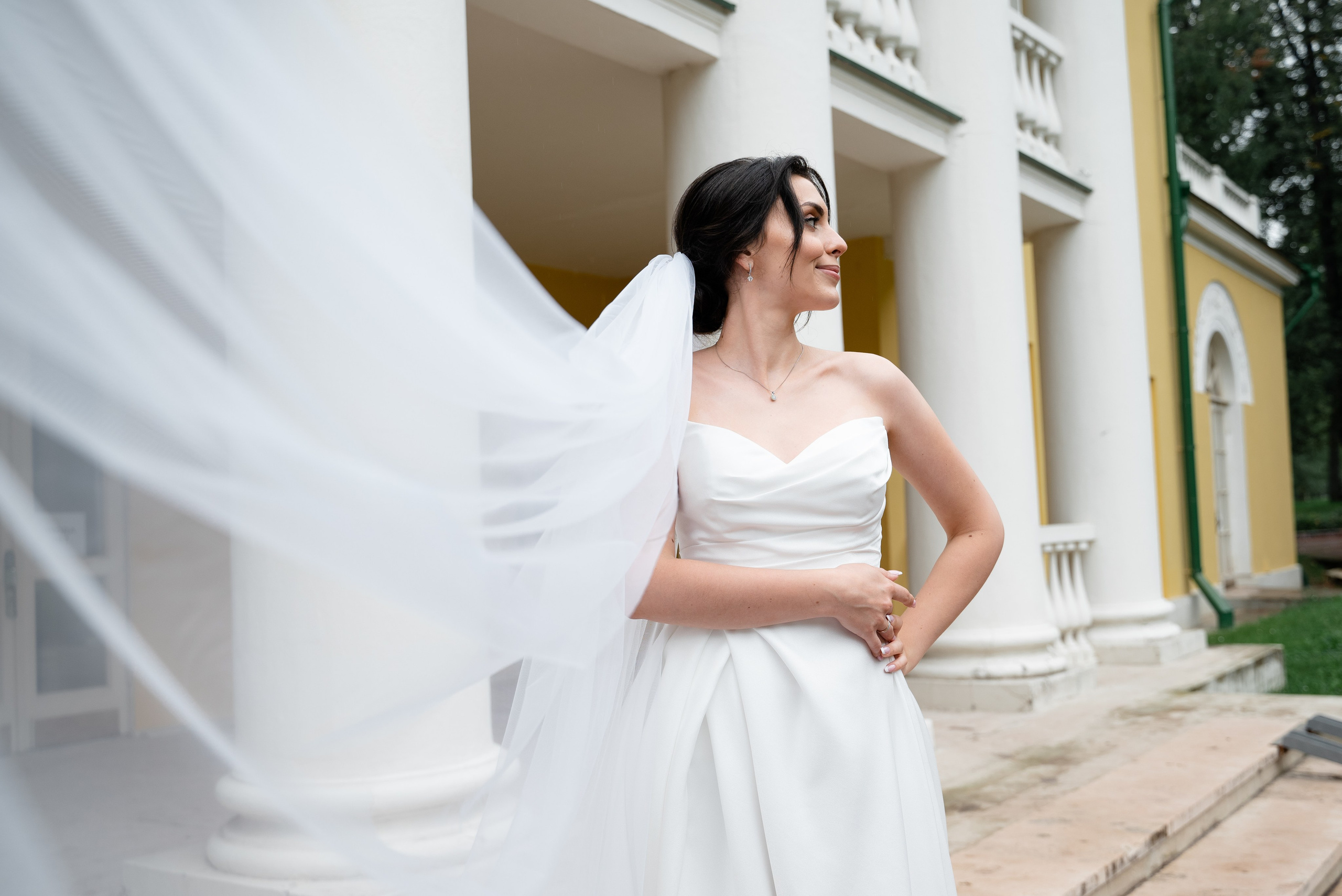 Невеста с длинной фатой