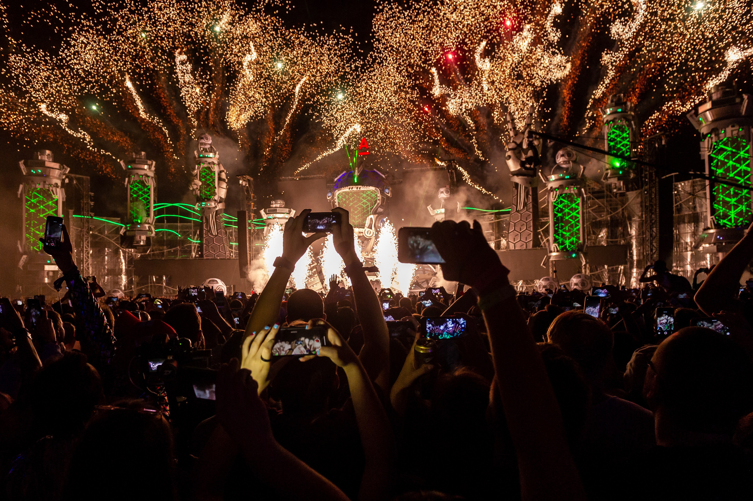 Событийный репортаж в Петербурге. Фотограф в Петербурге Олег Золото