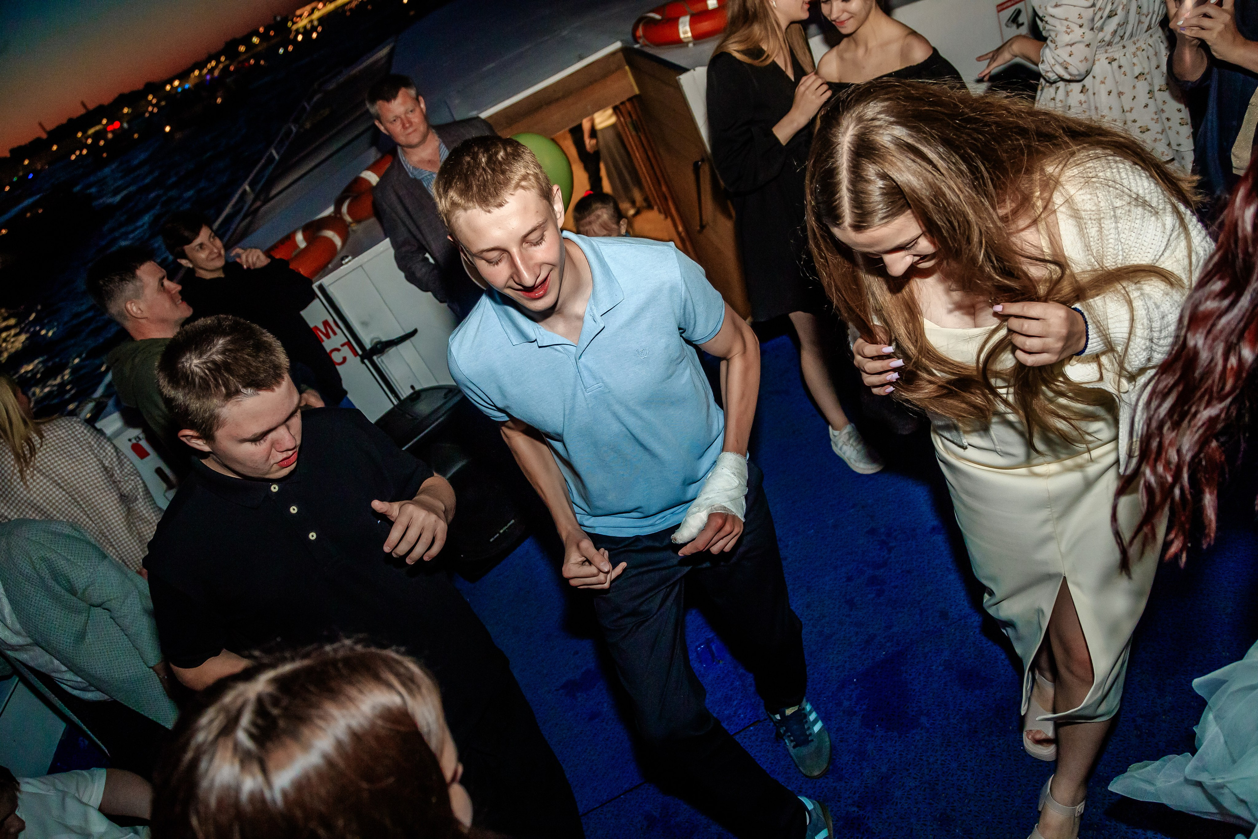 Выпускной на теплоходе. Фотограф в Санкт-Петербурге Чумаков Семен